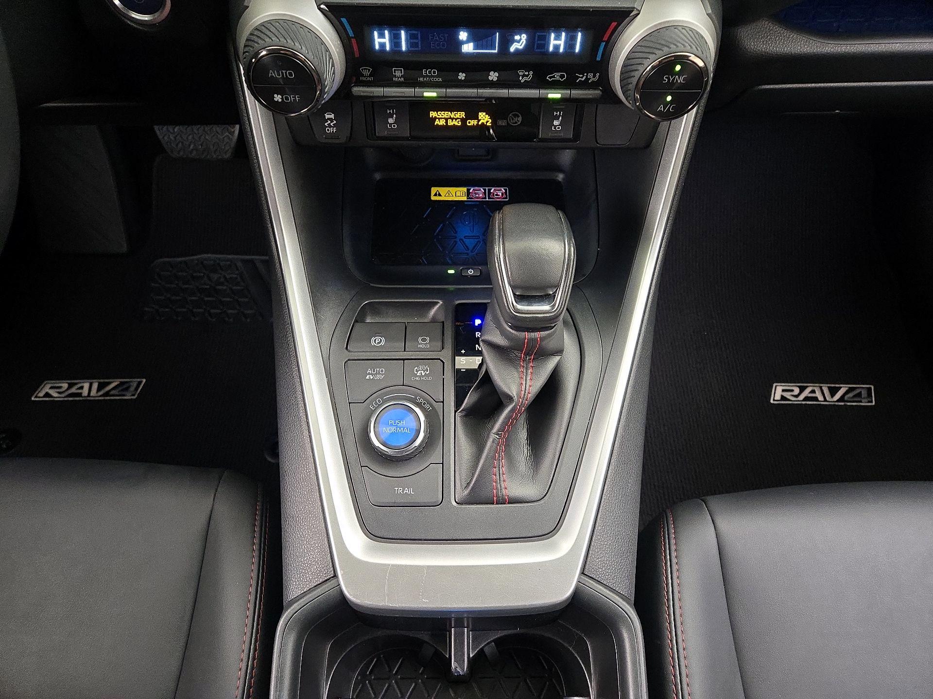 Thumbnail: 2022 Toyota RAV4 - 18