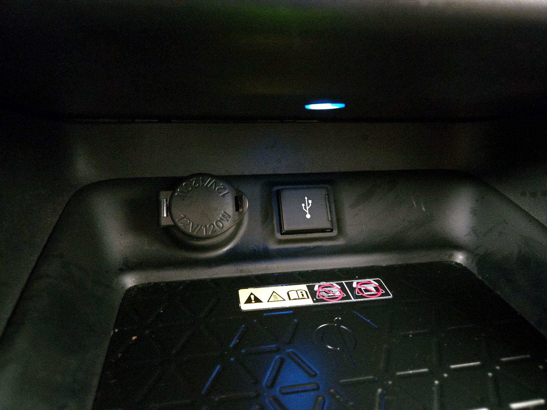 Thumbnail: 2022 Toyota RAV4 - 19