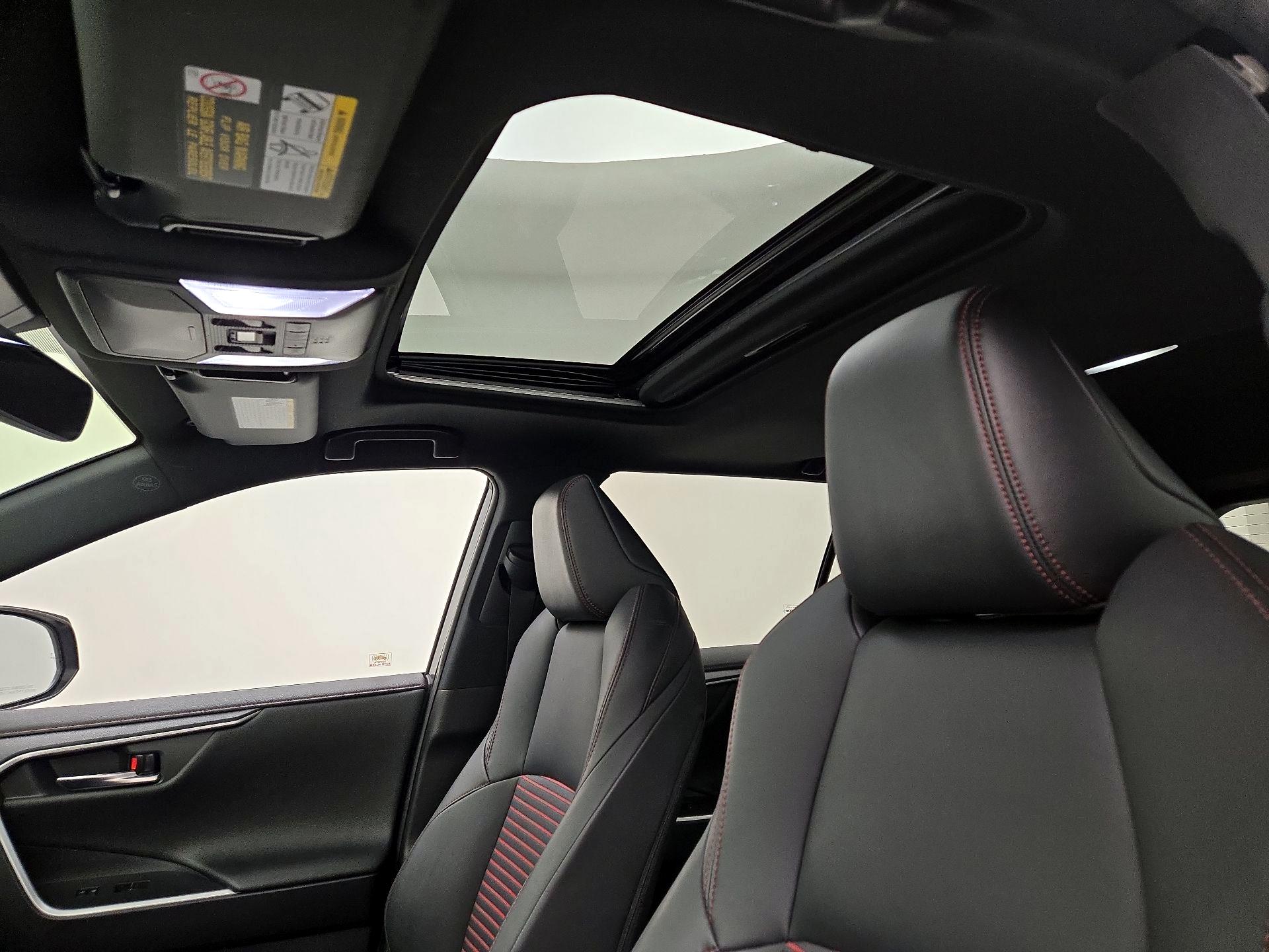 Thumbnail: 2022 Toyota RAV4 - 20