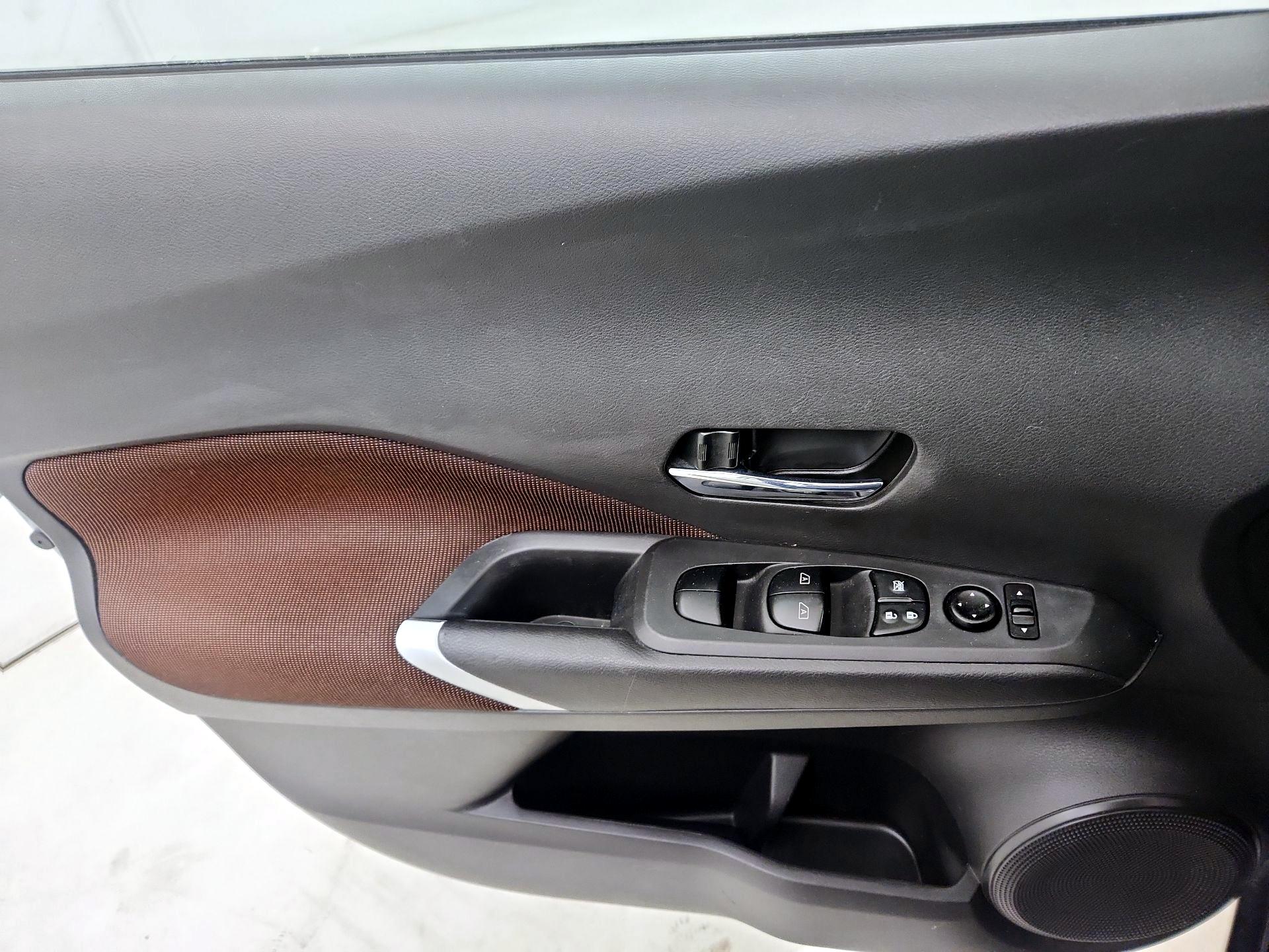 Thumbnail: 2021 Nissan Kicks - 12