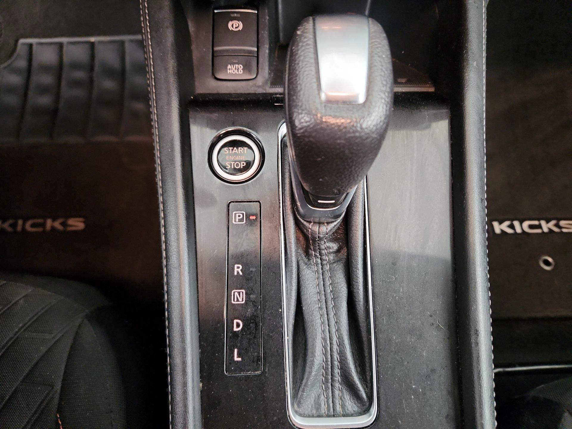 Thumbnail: 2021 Nissan Kicks - 16