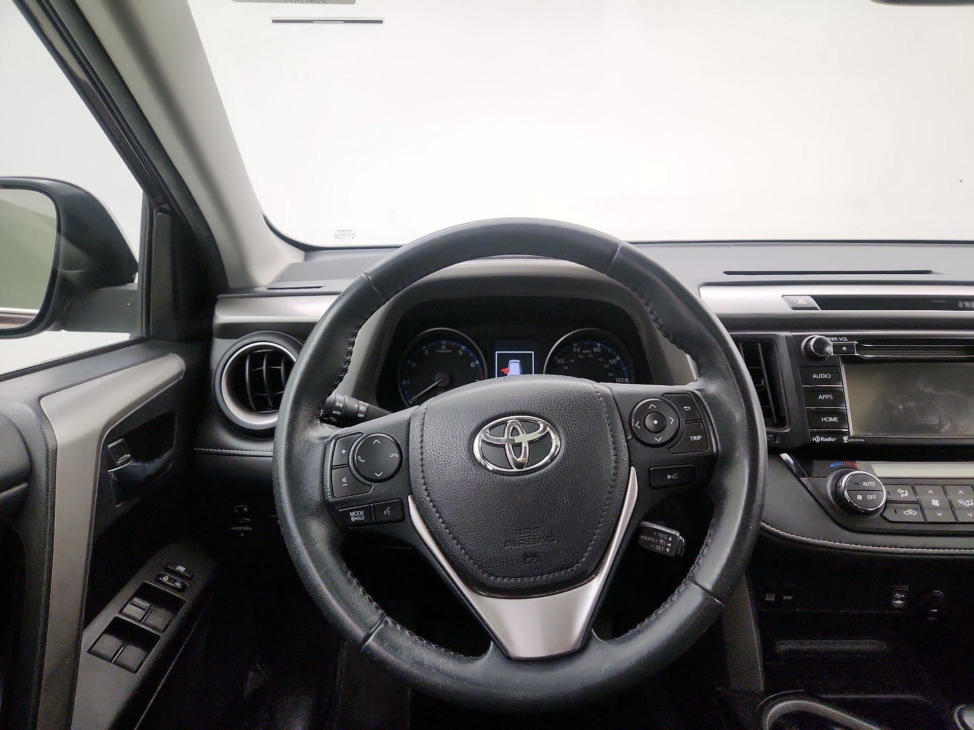 Thumbnail: 2017 Toyota RAV4 - 10
