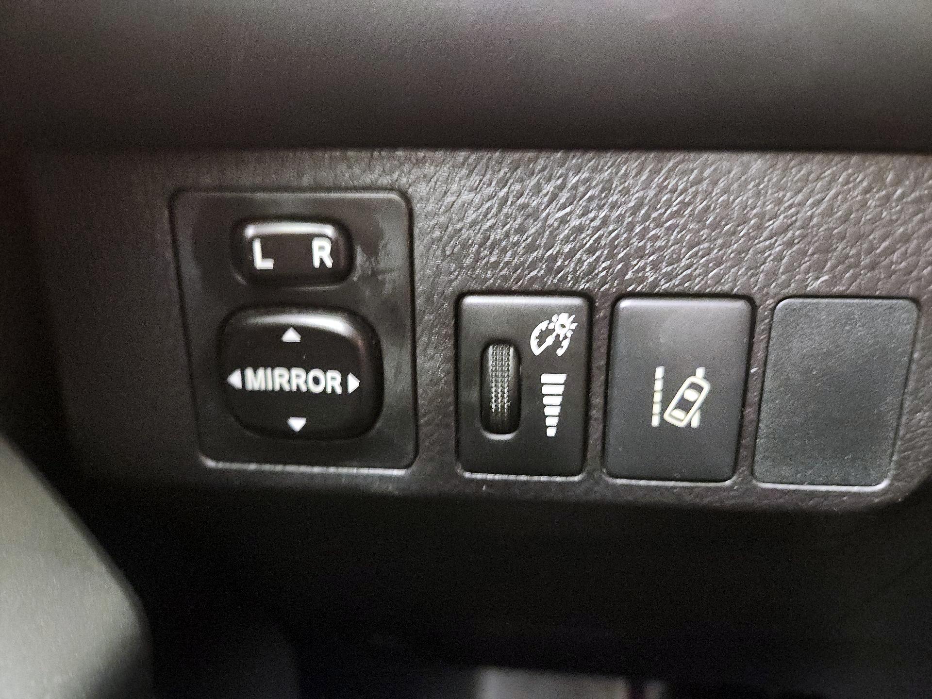 Thumbnail: 2017 Toyota RAV4 - 13