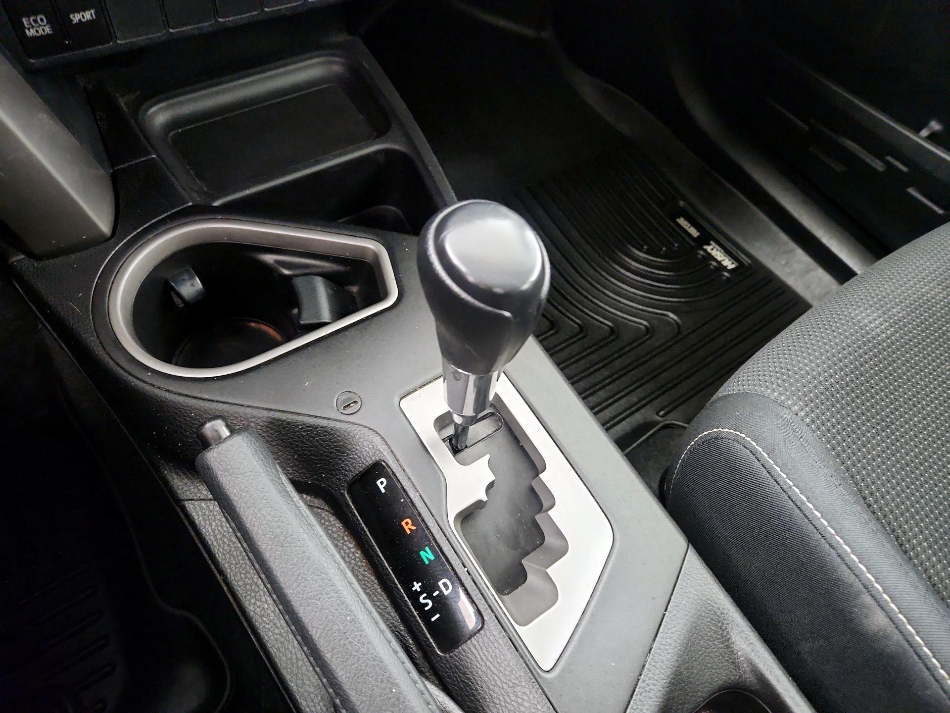 Thumbnail: 2017 Toyota RAV4 - 17