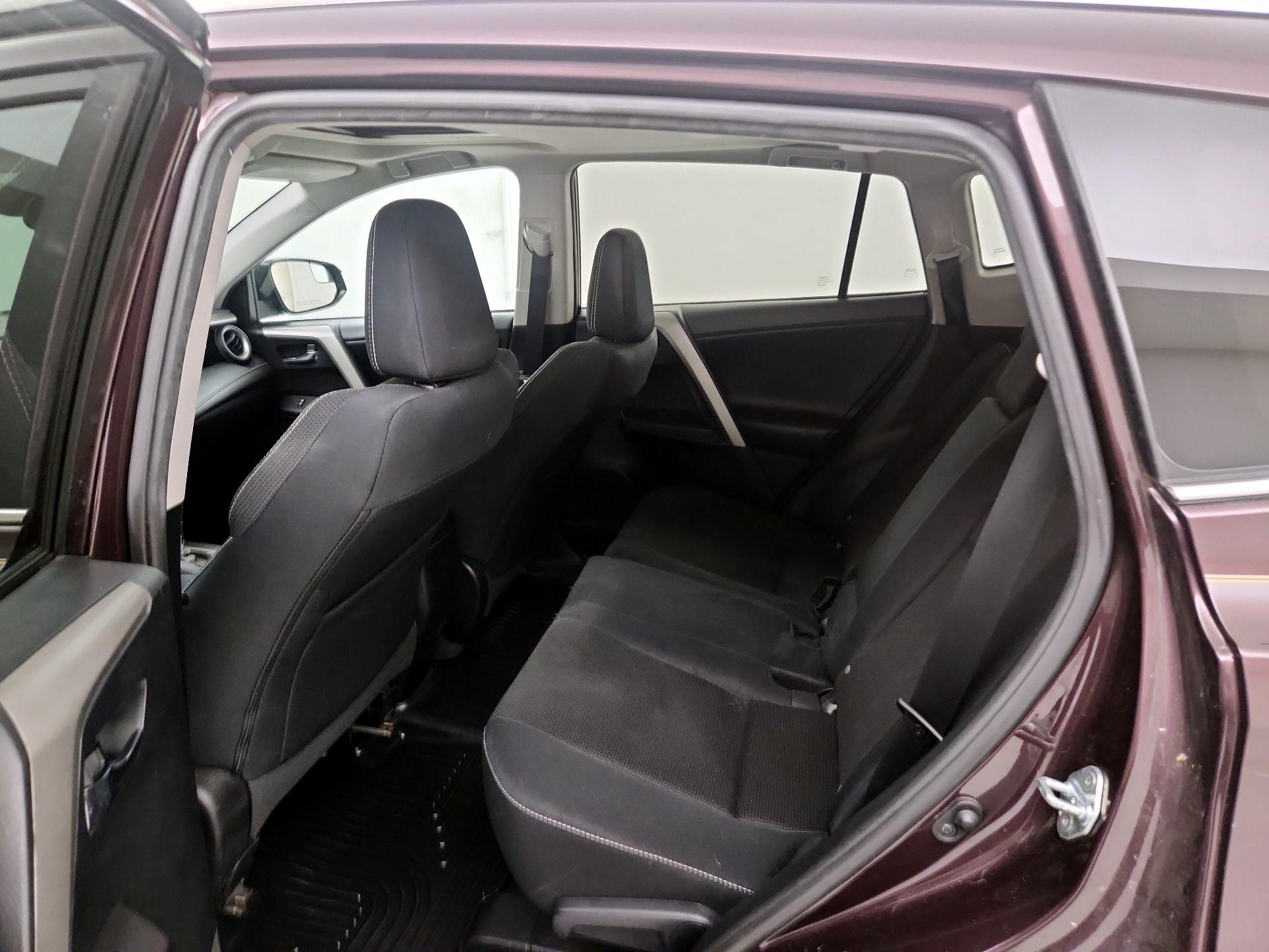 Thumbnail: 2017 Toyota RAV4 - 20