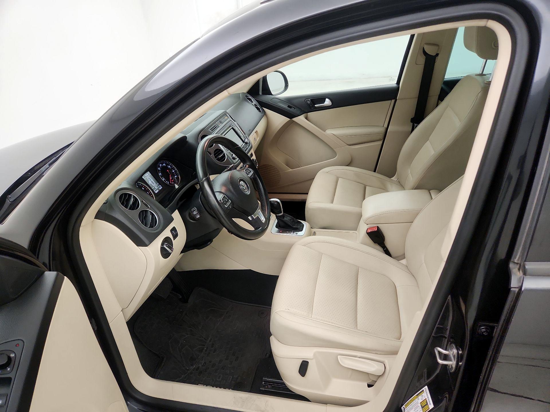 Thumbnail: 2015 Volkswagen Tiguan - 11