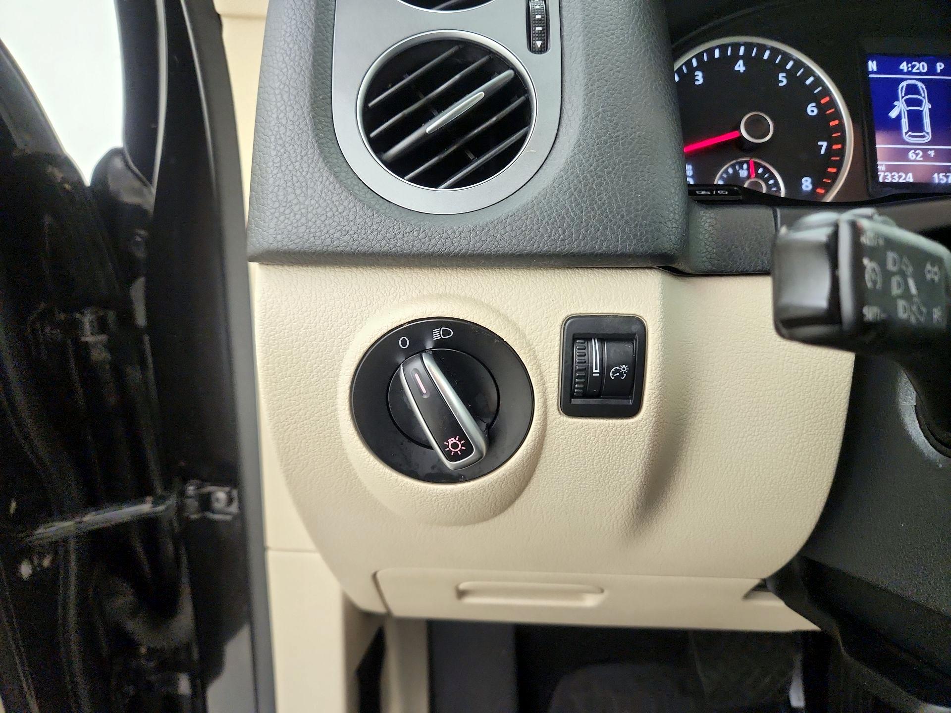 Thumbnail: 2015 Volkswagen Tiguan - 13