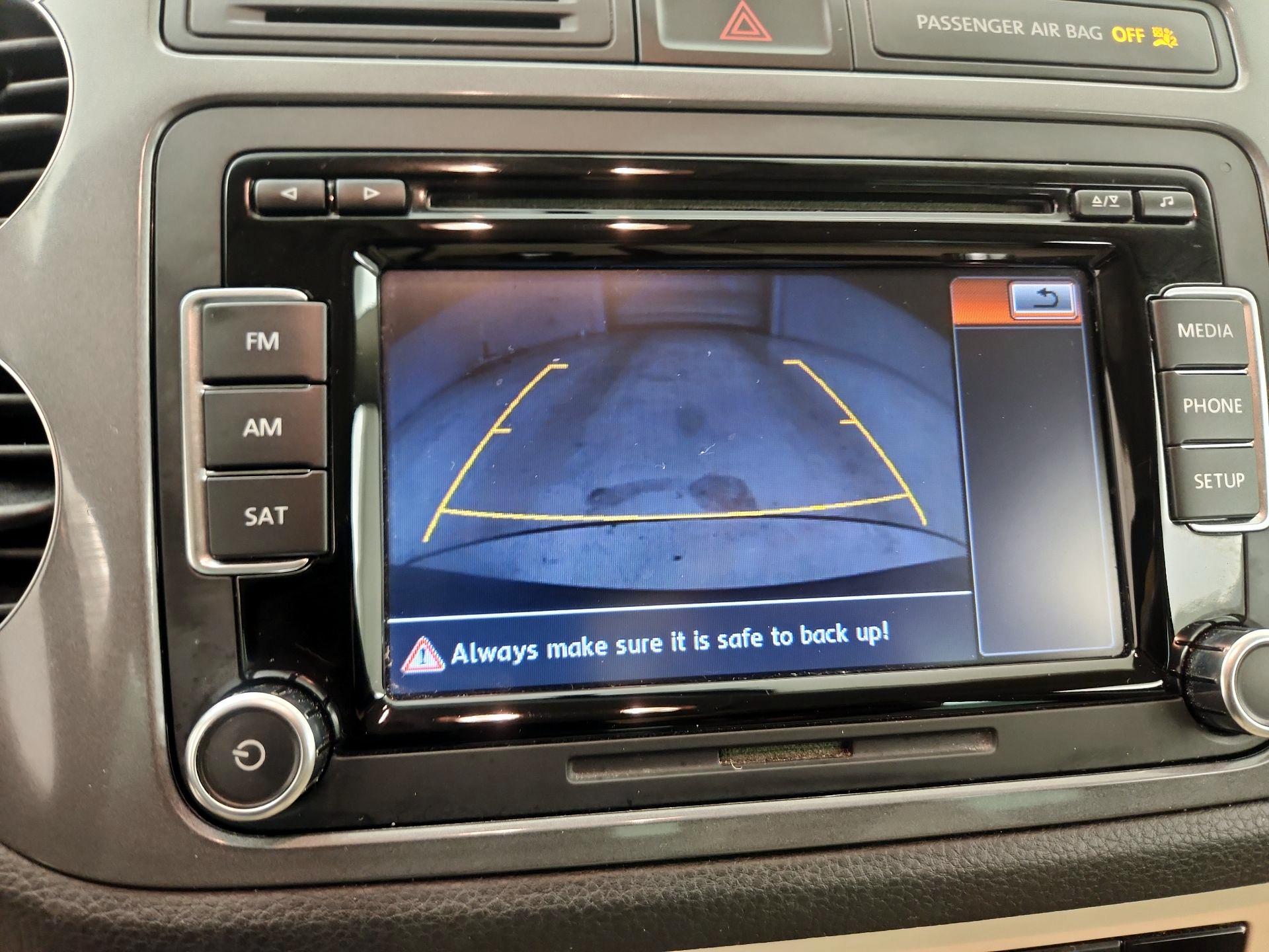 Thumbnail: 2015 Volkswagen Tiguan - 14