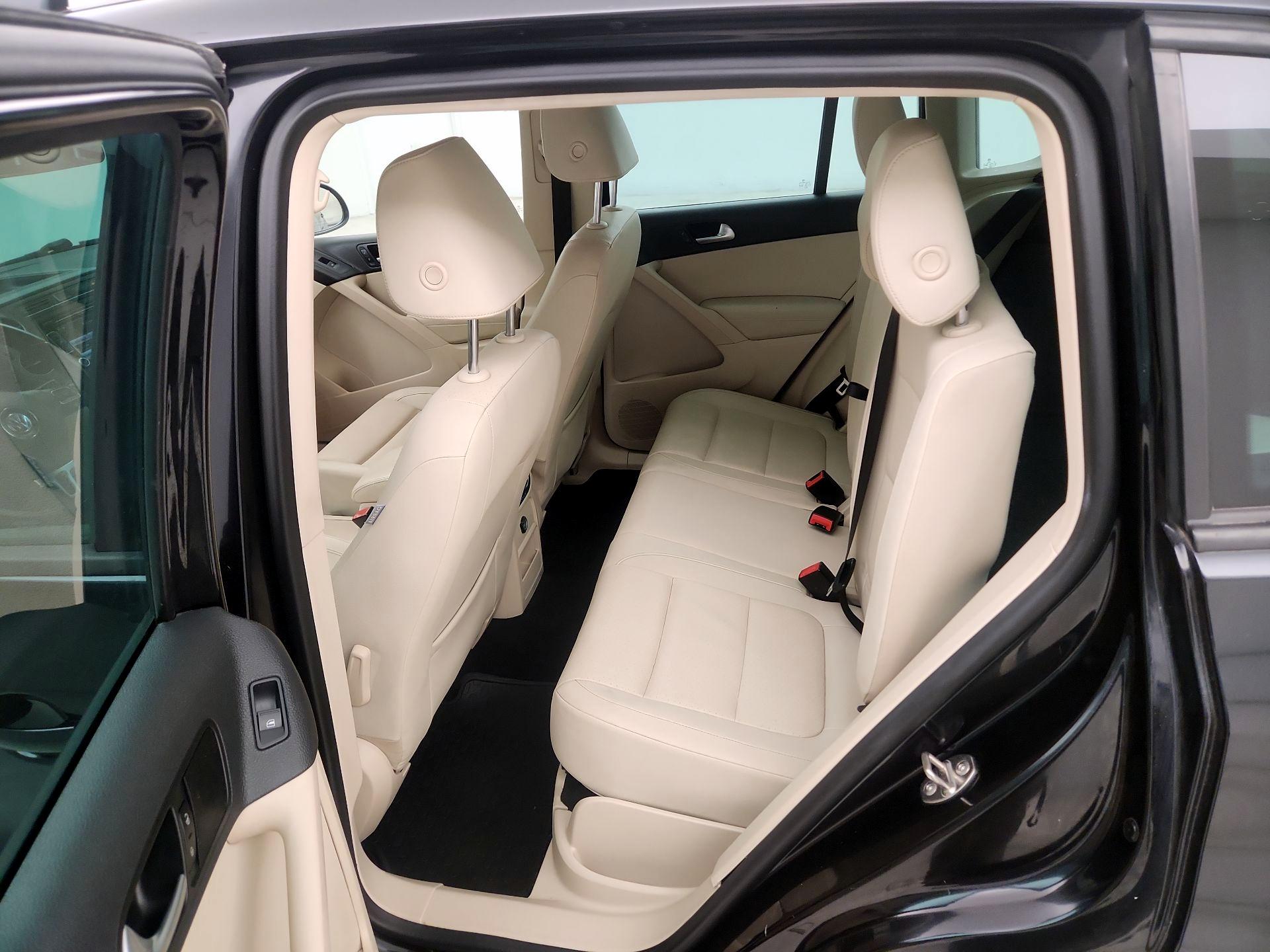 Thumbnail: 2015 Volkswagen Tiguan - 19