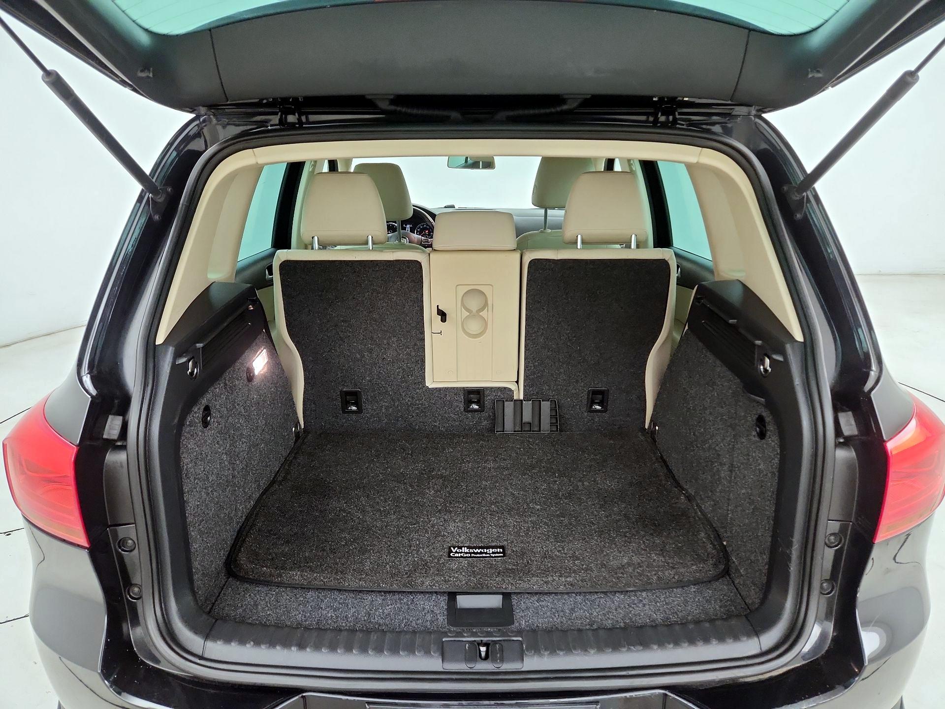 Thumbnail: 2015 Volkswagen Tiguan - 20