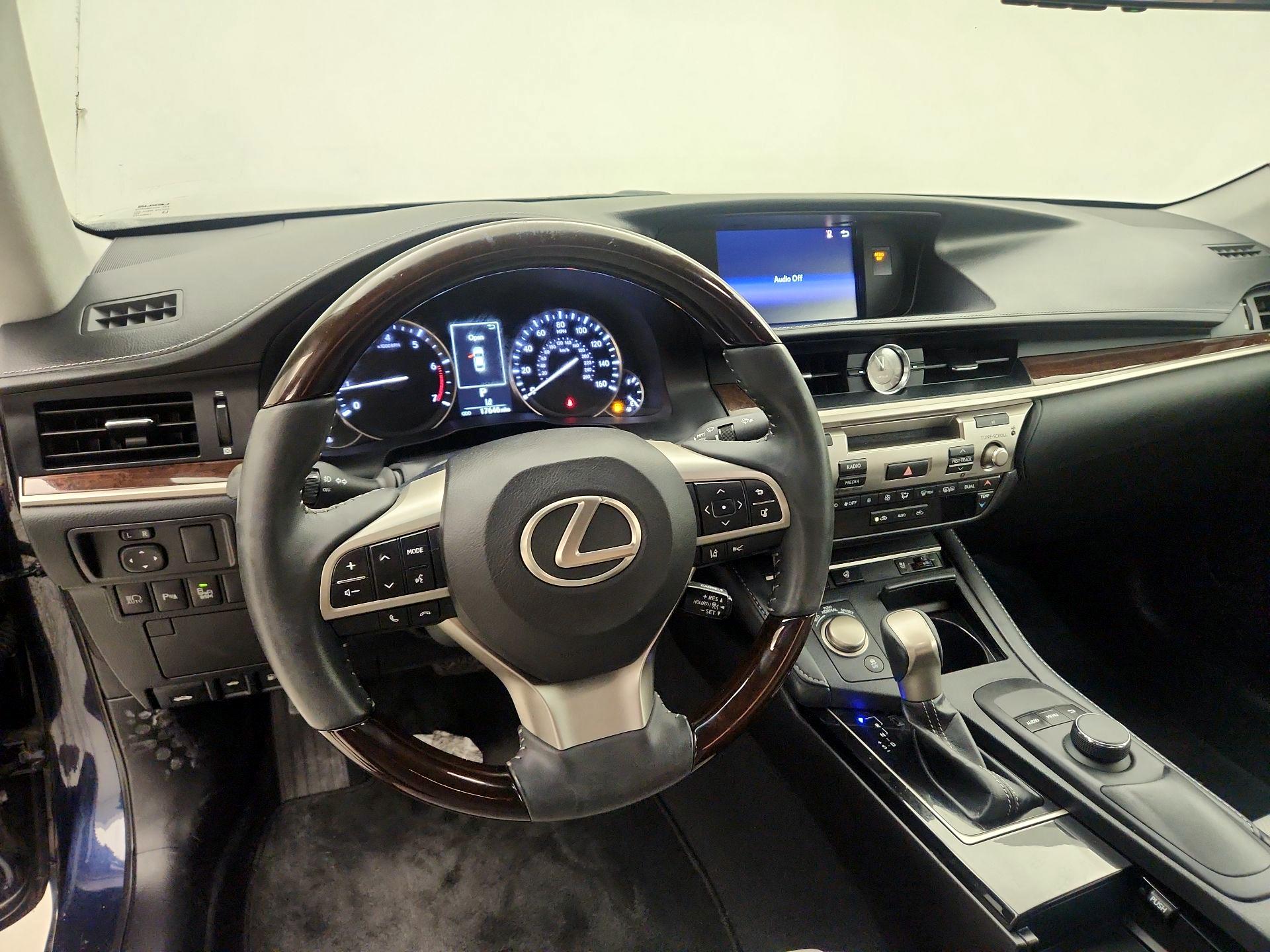 Thumbnail: 2018 Lexus ES - 9