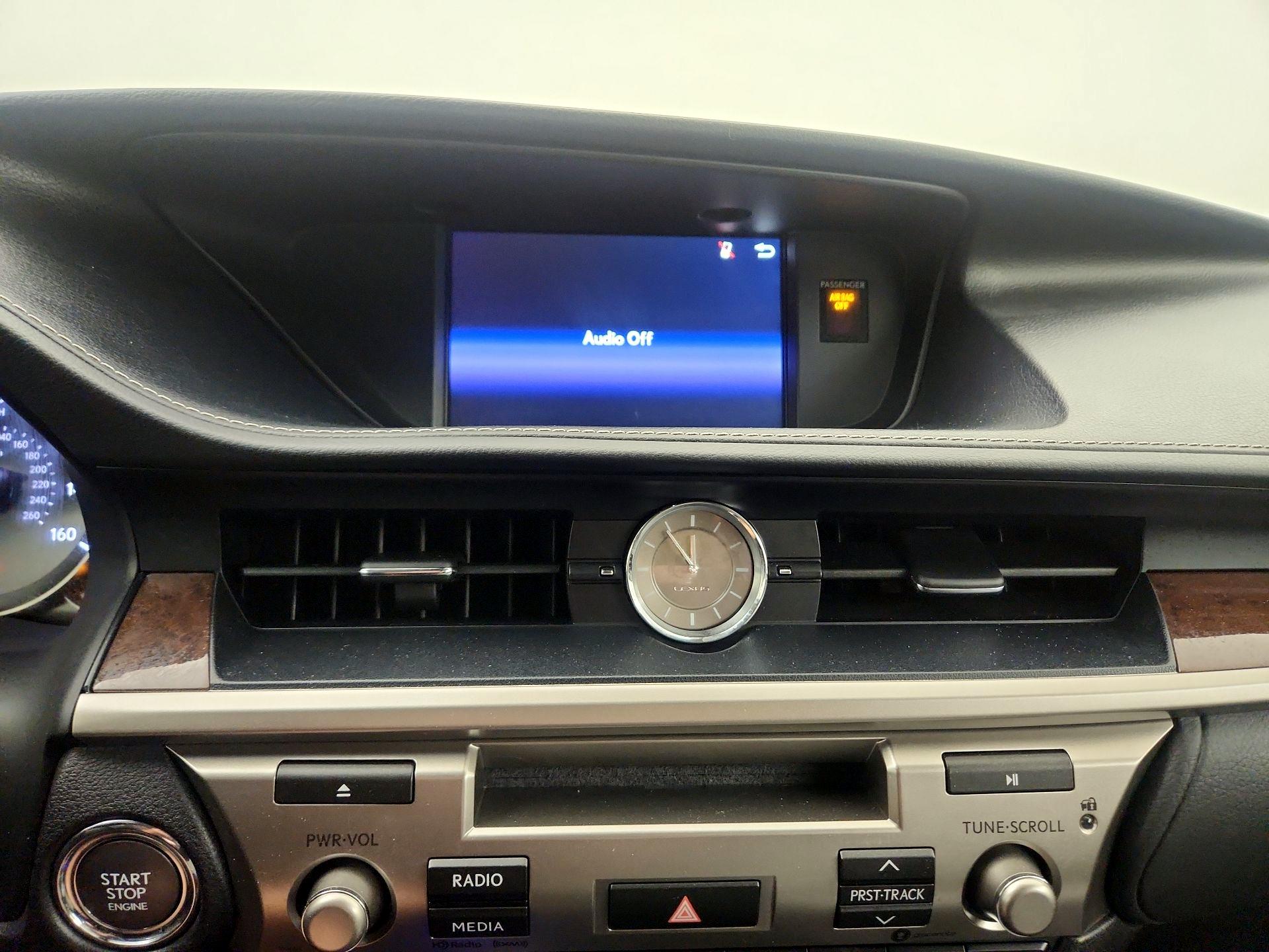 Thumbnail: 2018 Lexus ES - 13