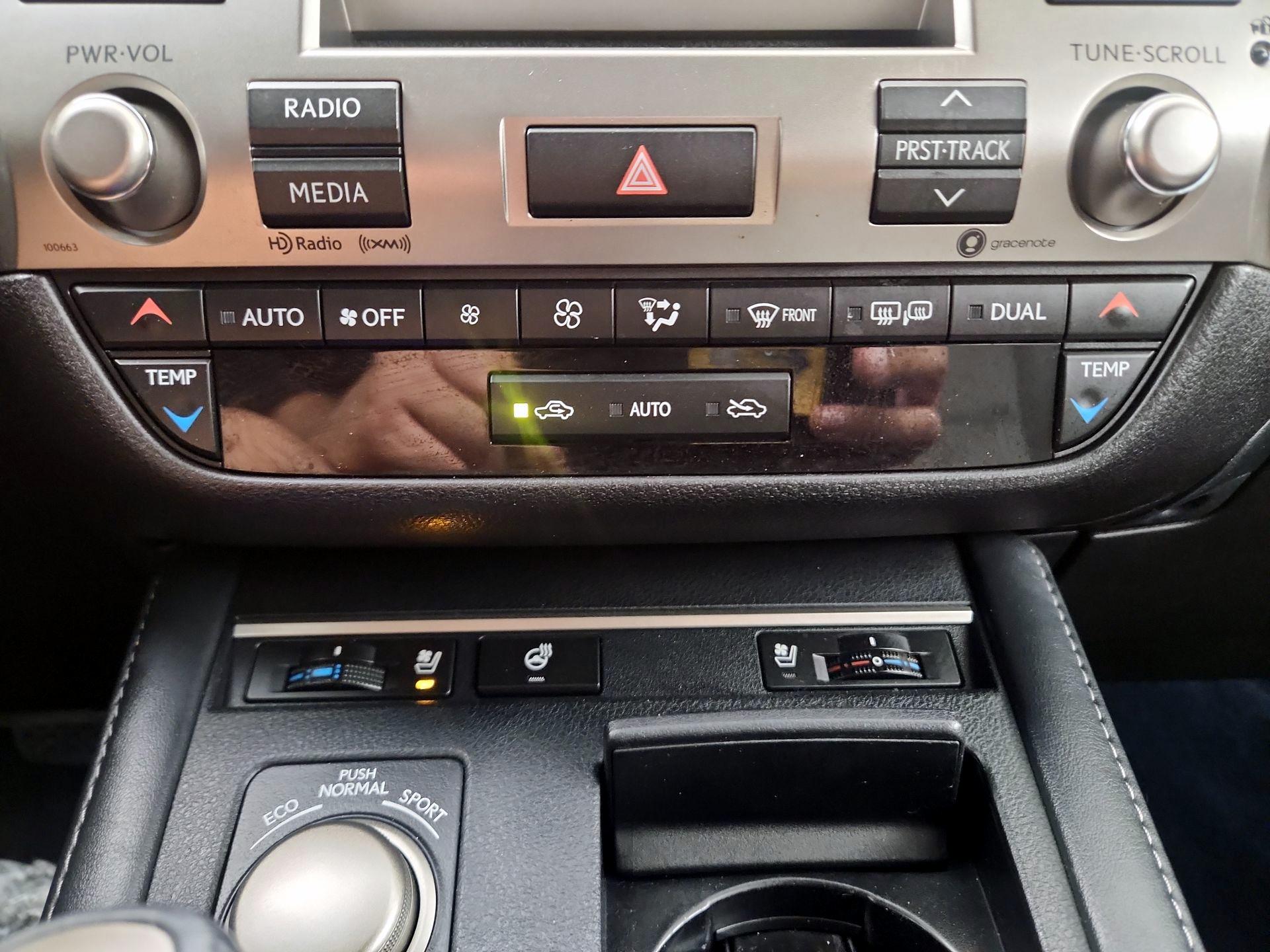 Thumbnail: 2018 Lexus ES - 14