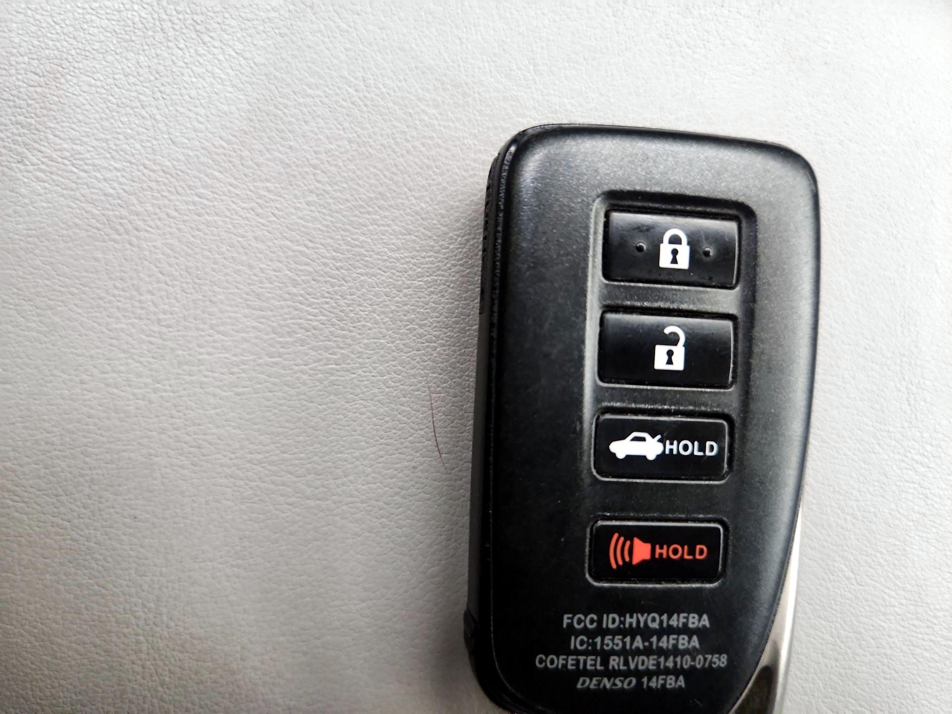 Thumbnail: 2018 Lexus ES - 18