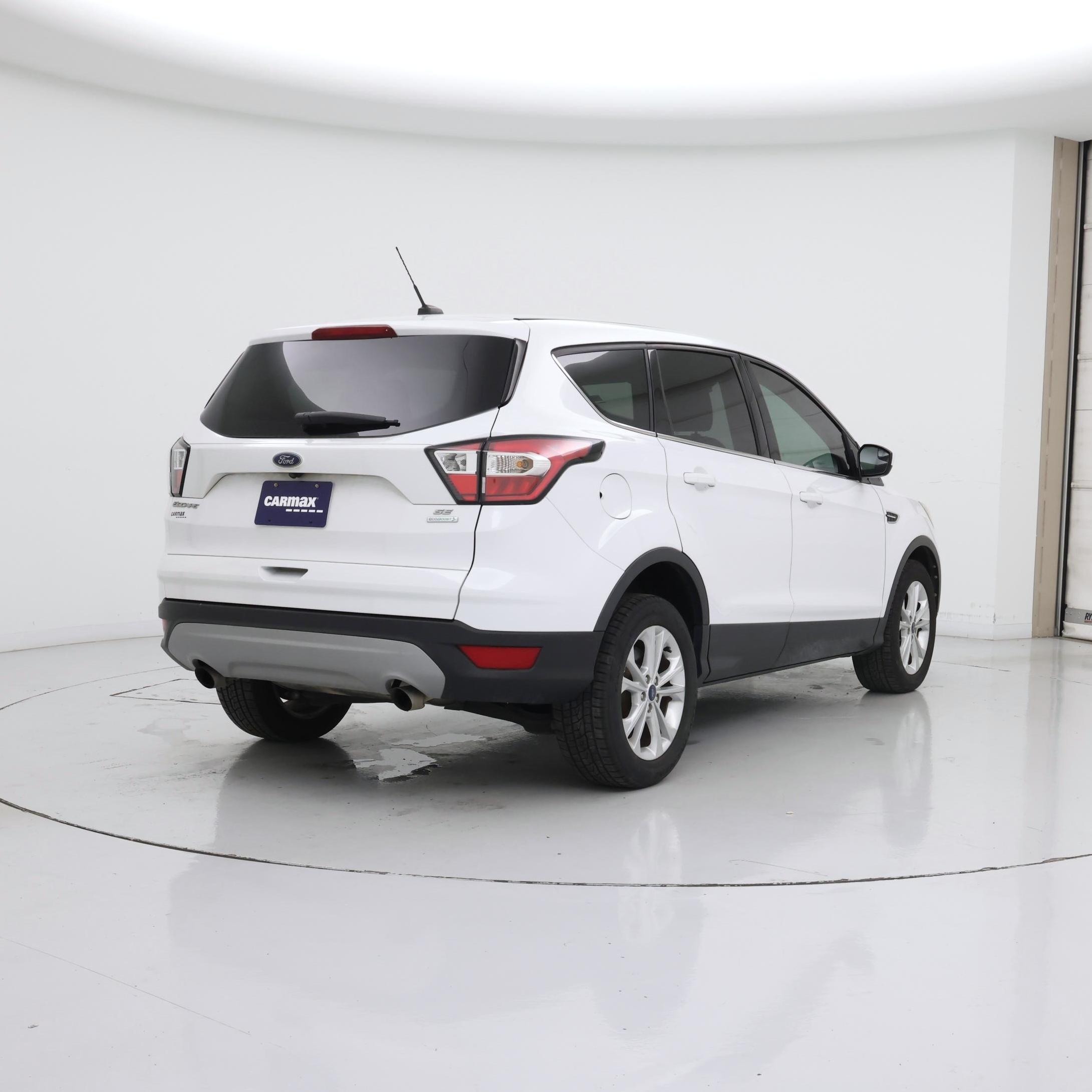 Thumbnail: 2017 Ford Escape - 8