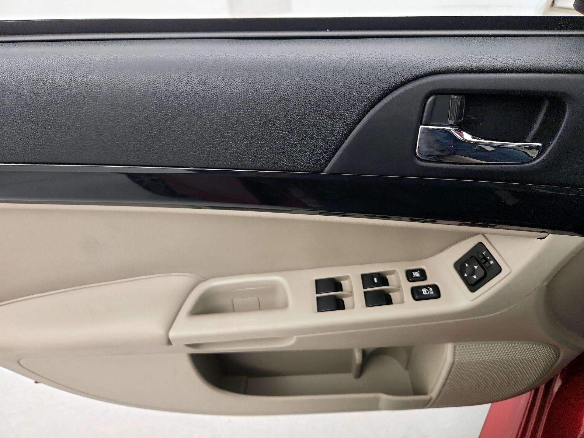 Thumbnail: 2017 Mitsubishi Lancer - 12