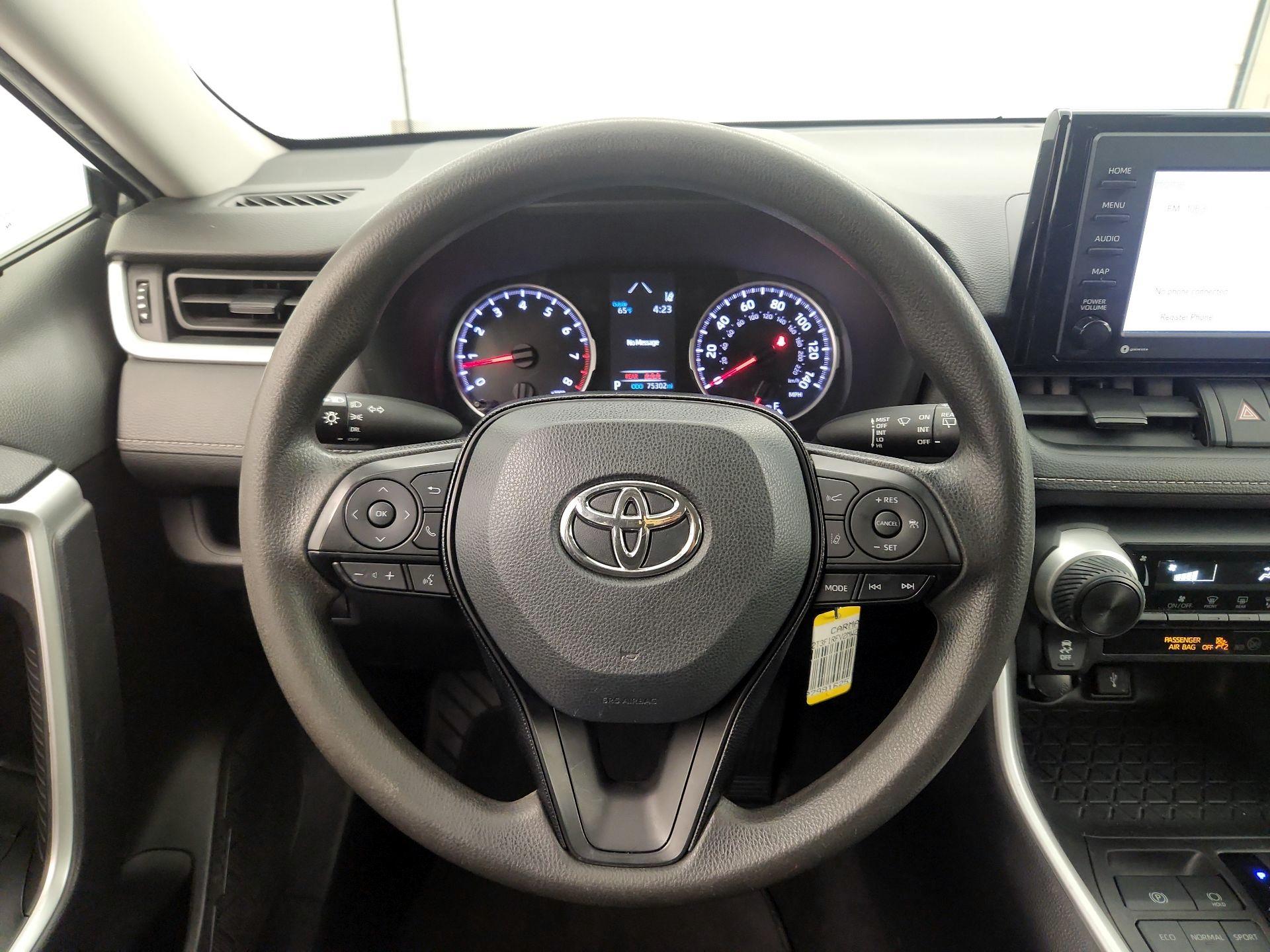 Thumbnail: 2021 Toyota RAV4 - 10