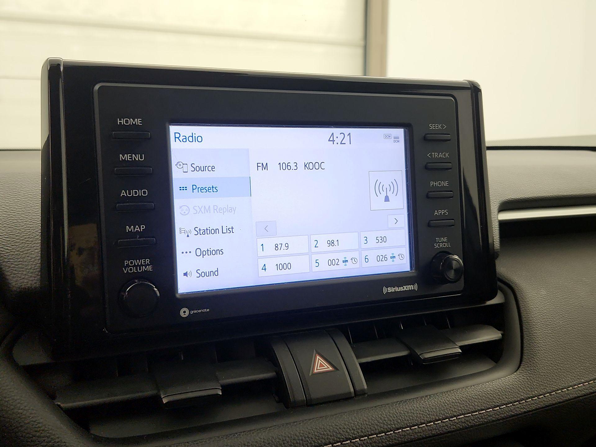 Thumbnail: 2021 Toyota RAV4 - 15