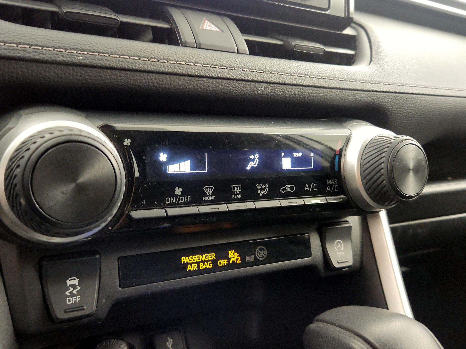 Thumbnail: 2021 Toyota RAV4 - 16