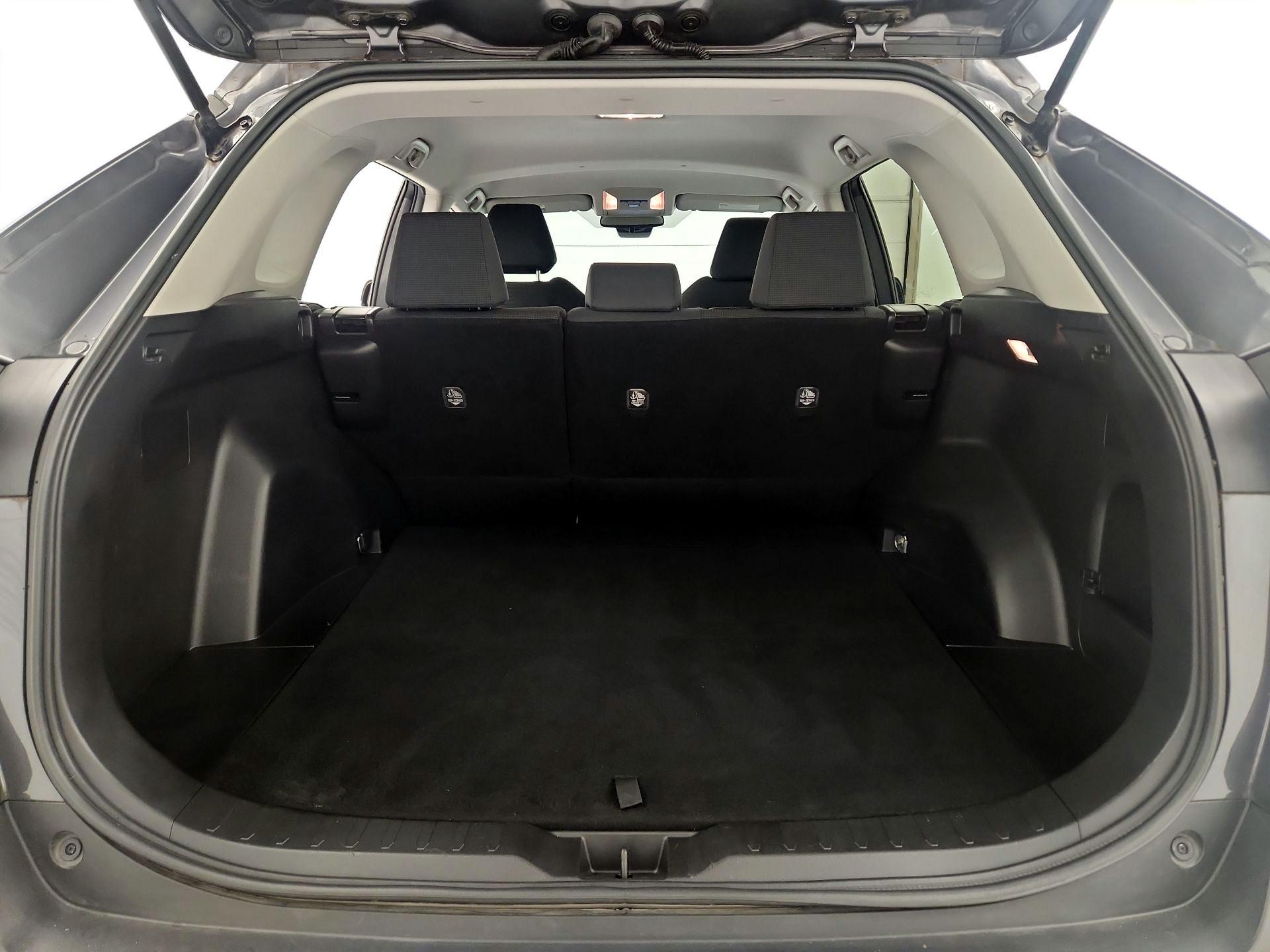 Thumbnail: 2021 Toyota RAV4 - 20