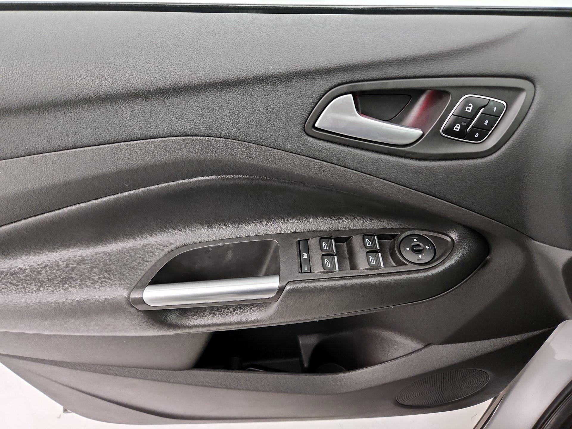 Thumbnail: 2017 Ford Escape - 12