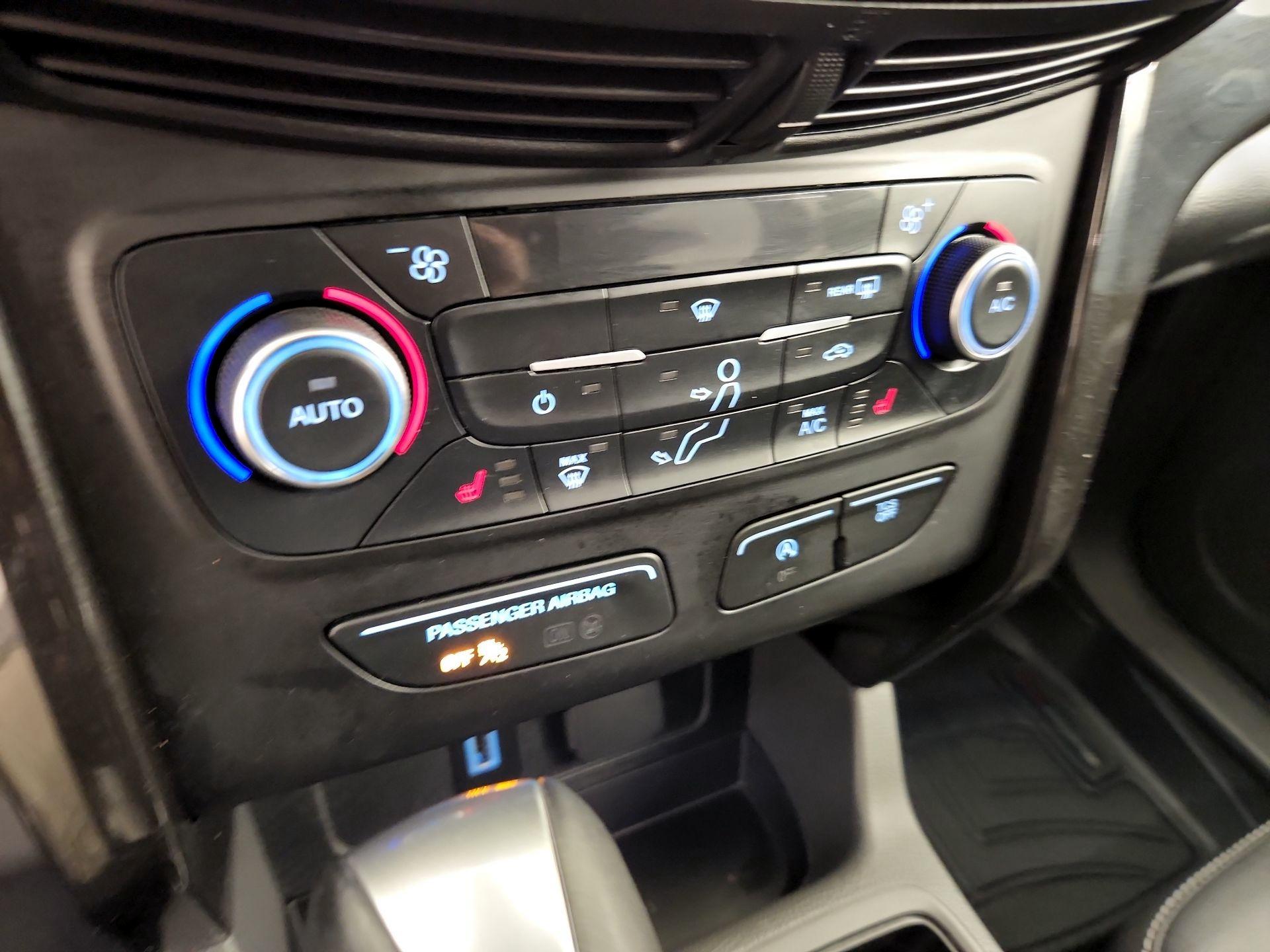 Thumbnail: 2017 Ford Escape - 17