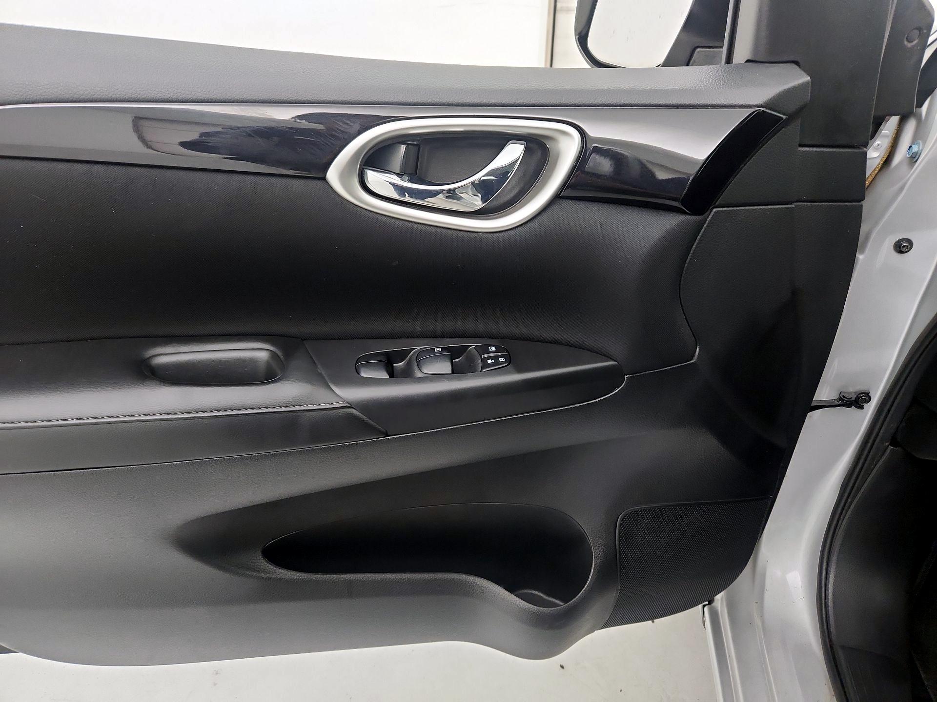 Thumbnail: 2018 Nissan Sentra - 12