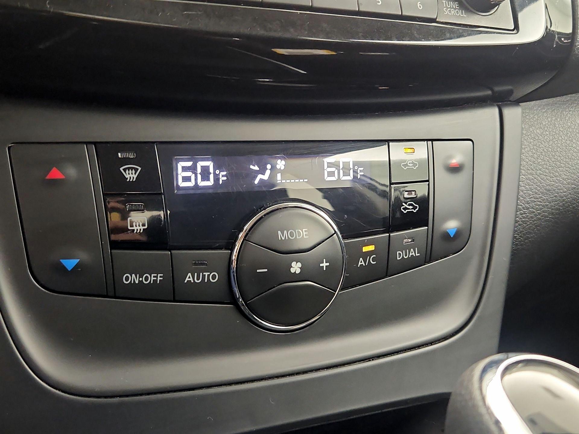 Thumbnail: 2018 Nissan Sentra - 16