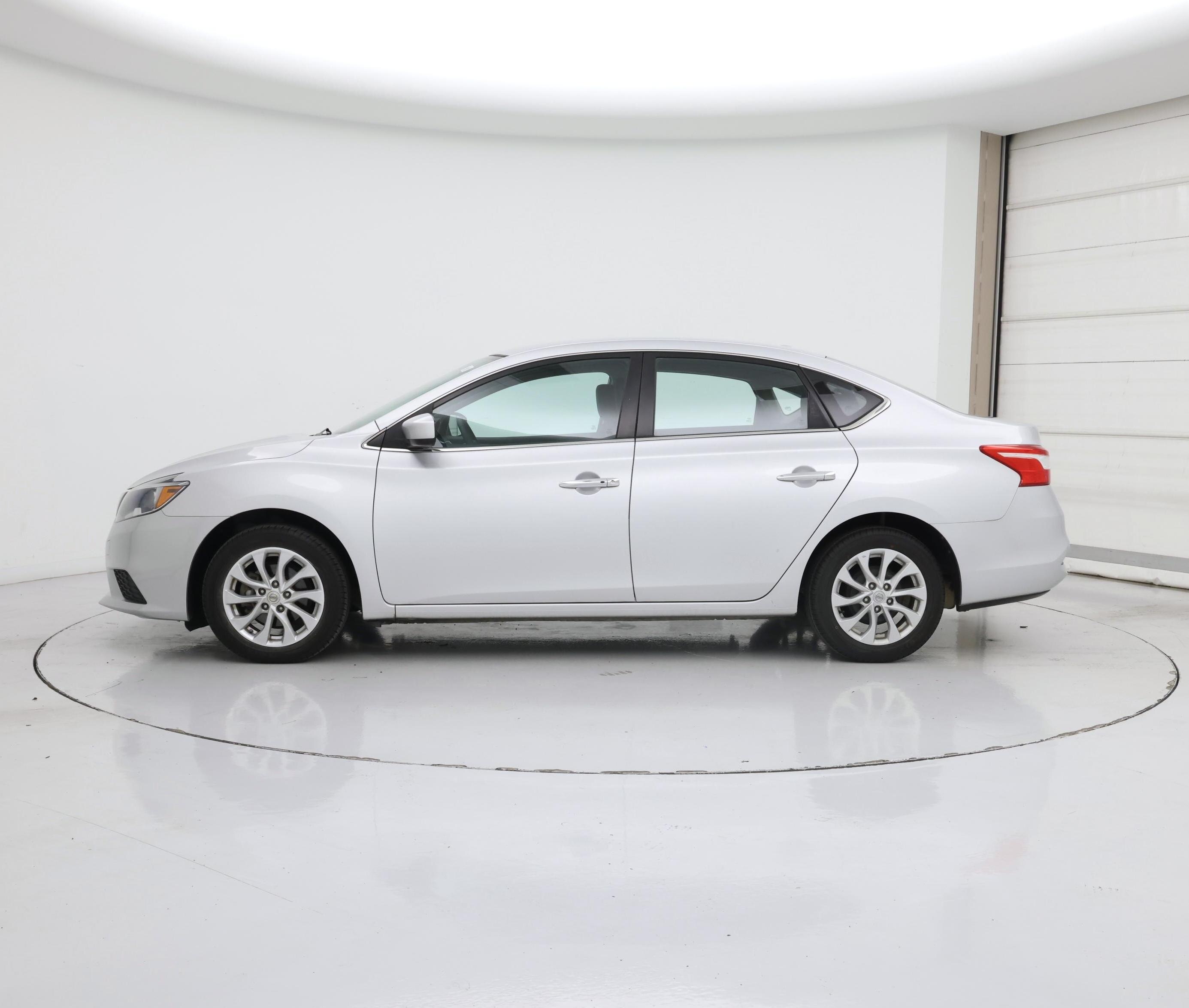 Thumbnail: 2018 Nissan Sentra - 3