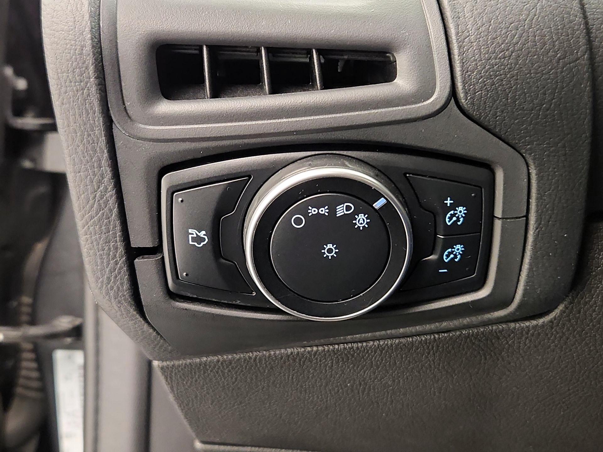 Thumbnail: 2016 Ford Focus - 13