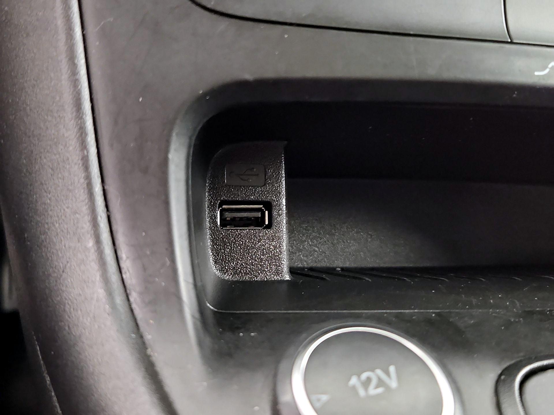 Thumbnail: 2016 Ford Focus - 18