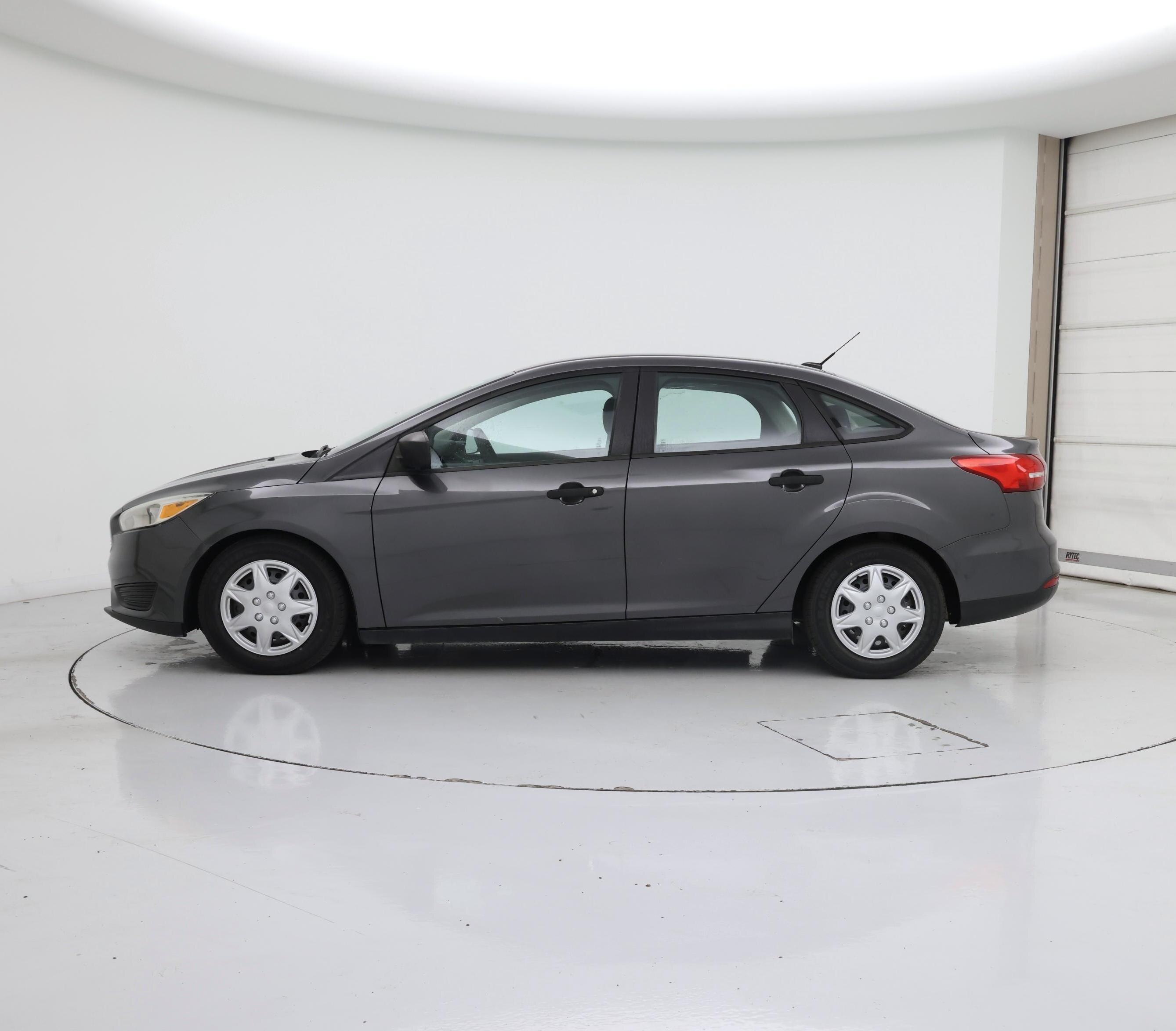 Thumbnail: 2016 Ford Focus - 3