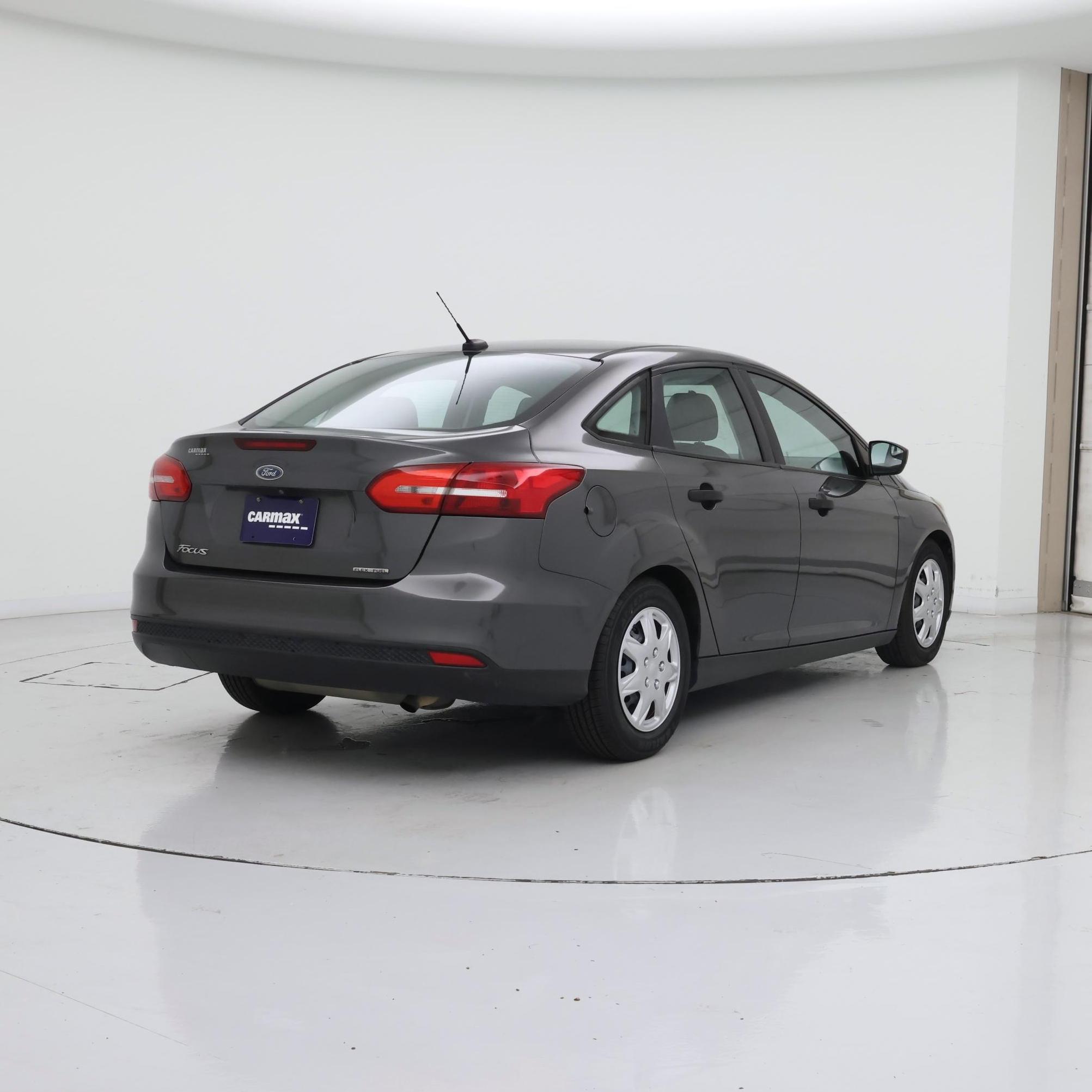 Thumbnail: 2016 Ford Focus - 8