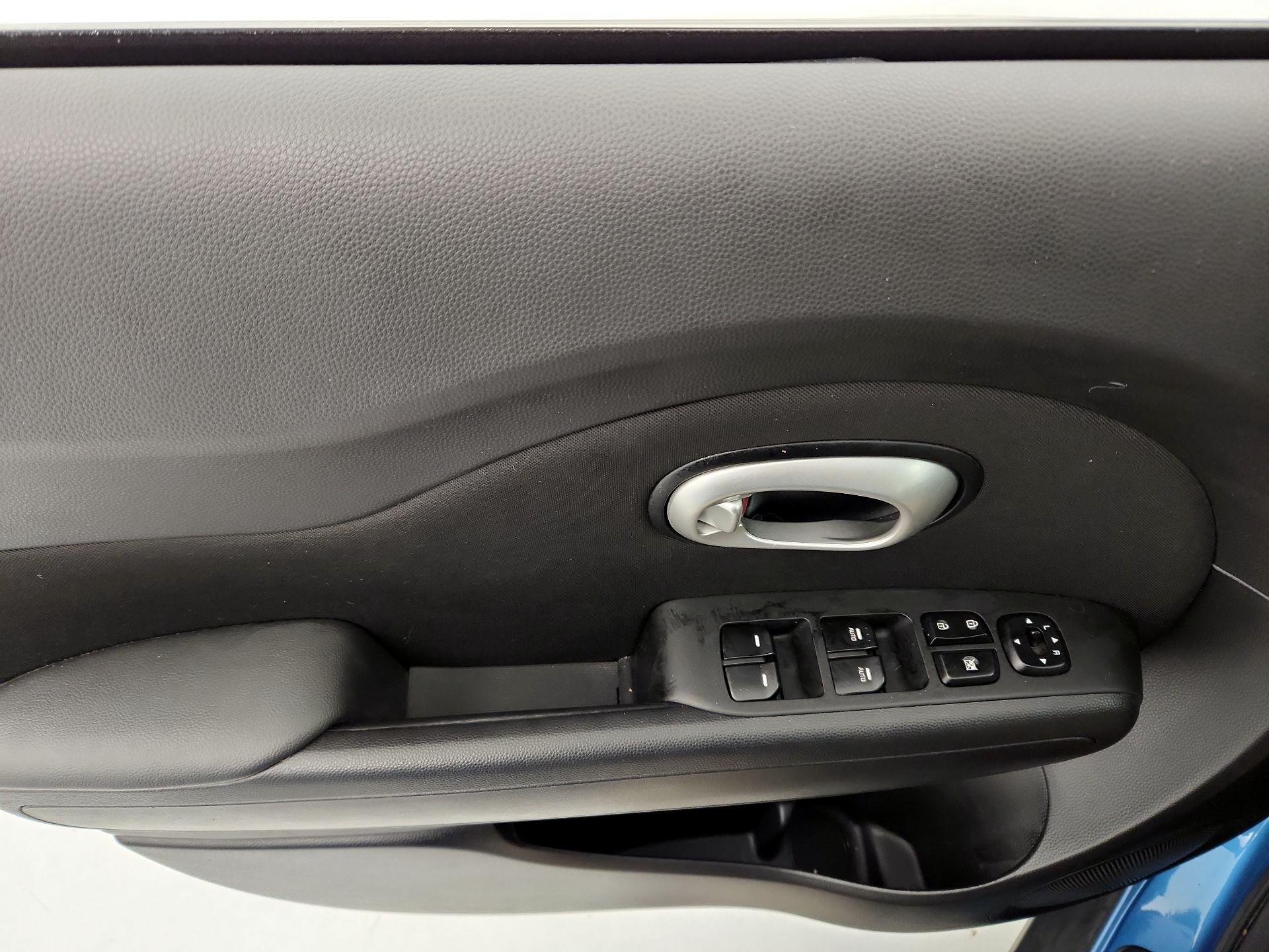 Thumbnail: 2016 Kia Soul - 12