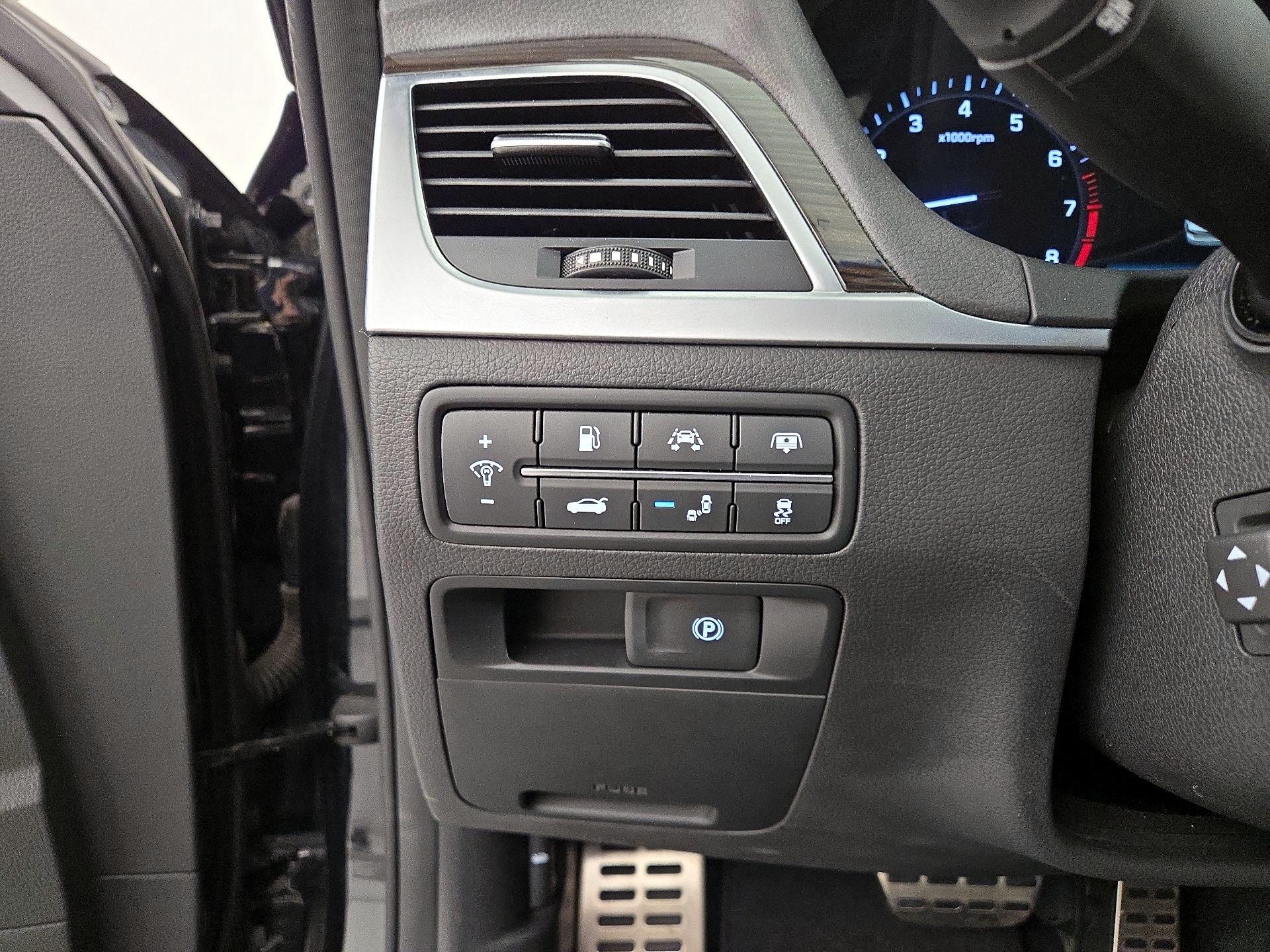 Thumbnail: 2020 Genesis G80 - 13