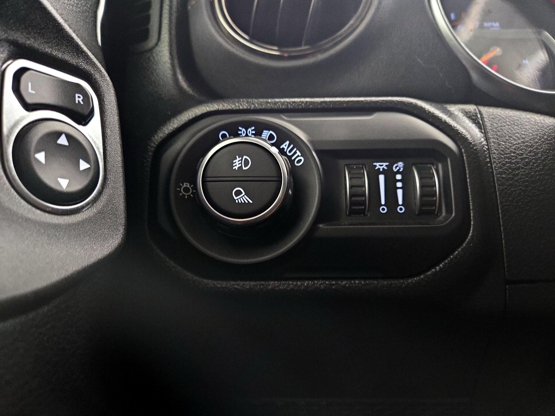 Thumbnail: 2022 Jeep Gladiator - 13