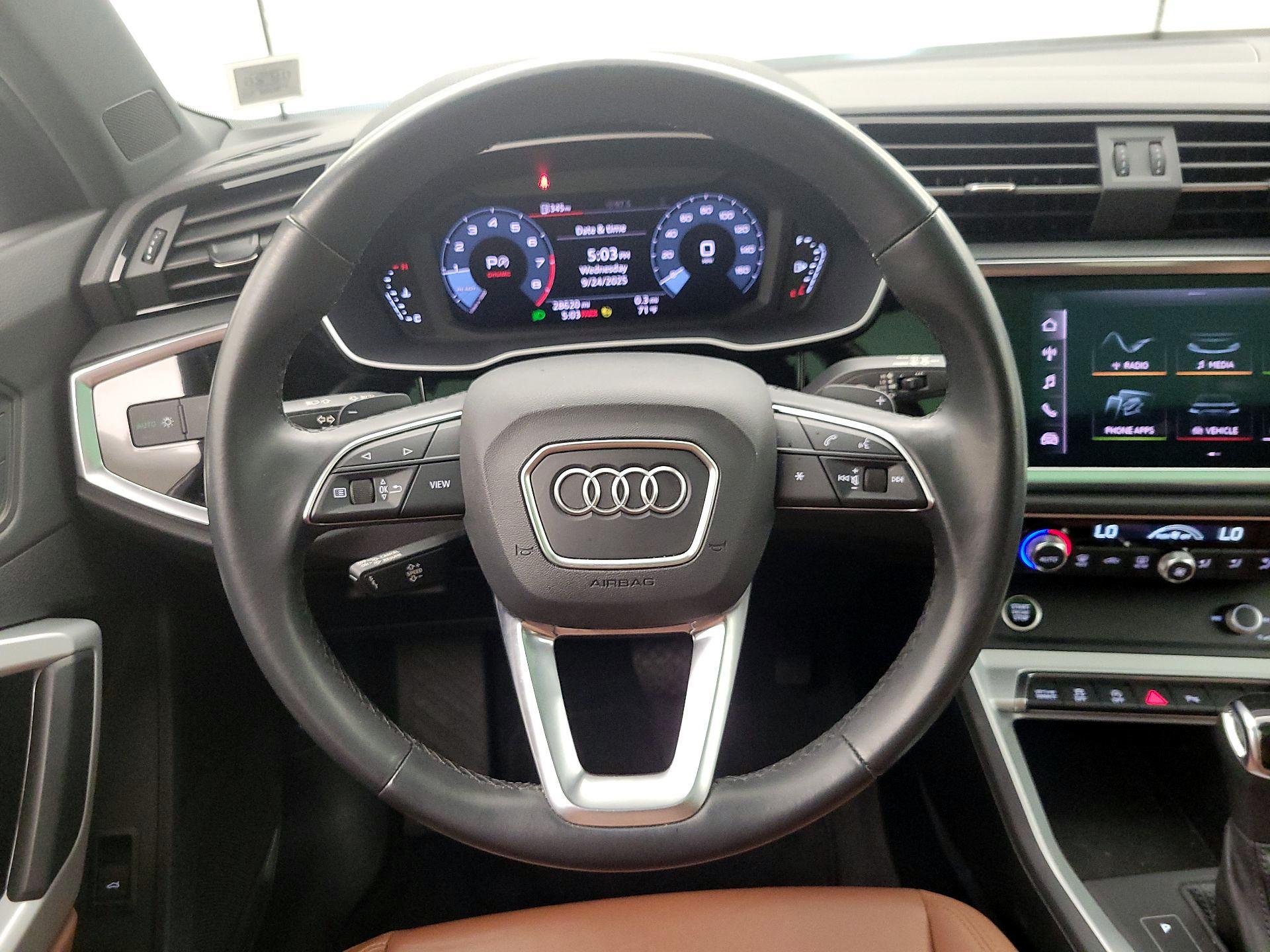 Thumbnail: 2021 Audi Q3 - 10