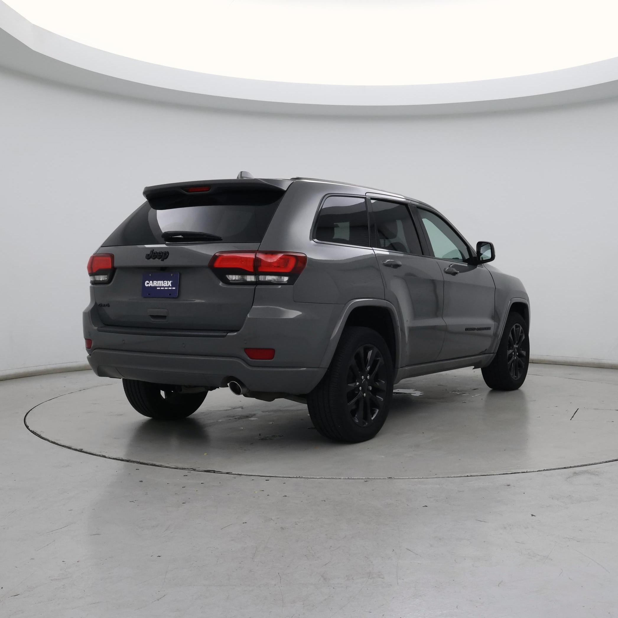 Thumbnail: 2020 Jeep Grand Cherokee - 8