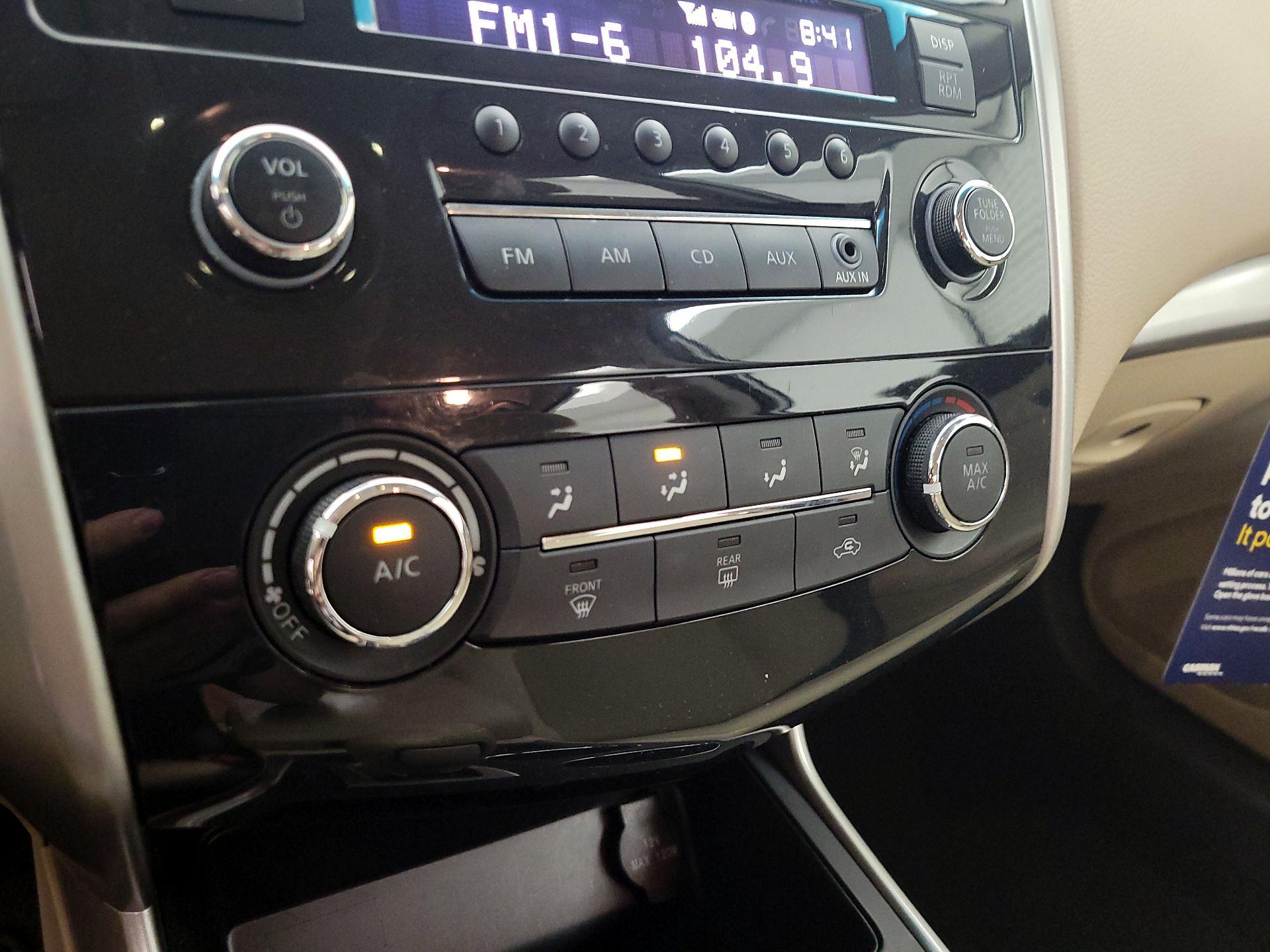 Thumbnail: 2015 Nissan Altima - 15