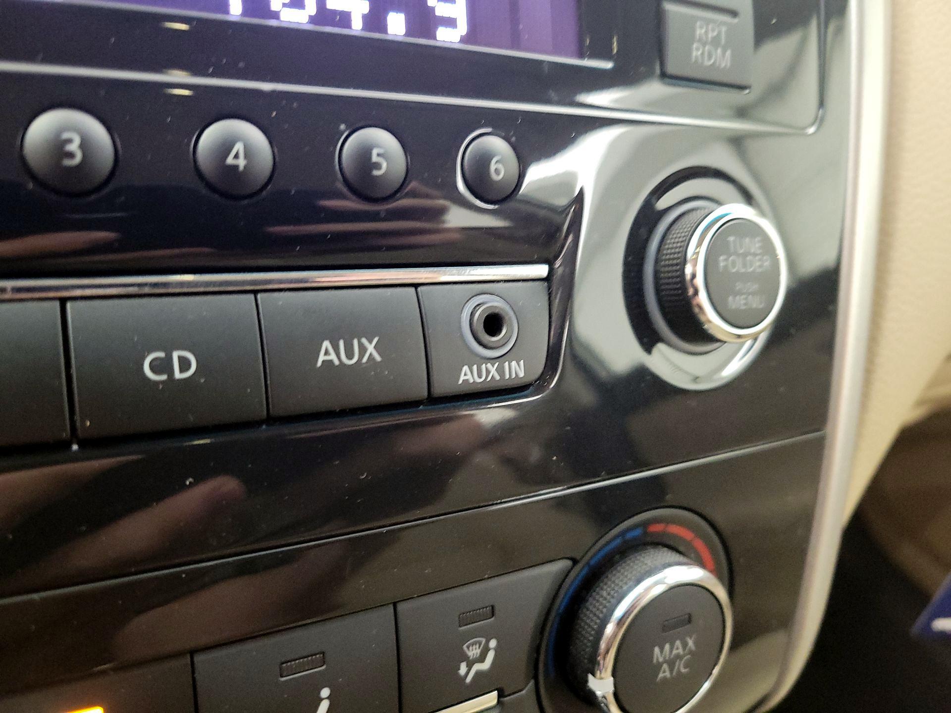 Thumbnail: 2015 Nissan Altima - 17