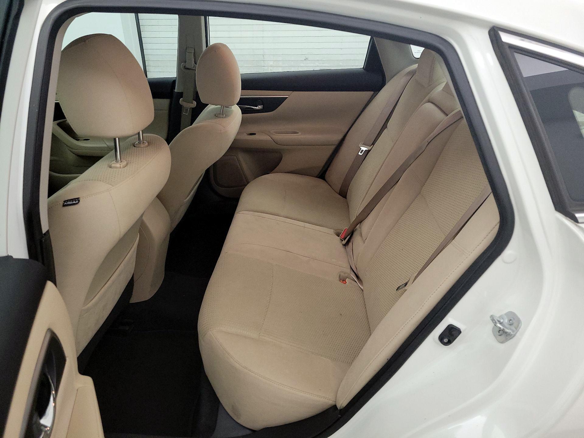 Thumbnail: 2015 Nissan Altima - 18