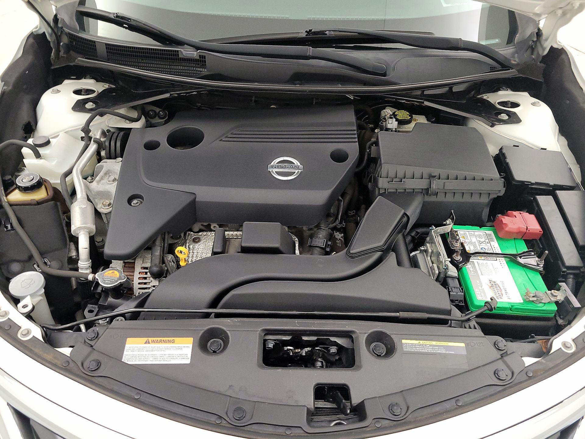 Thumbnail: 2015 Nissan Altima - 20