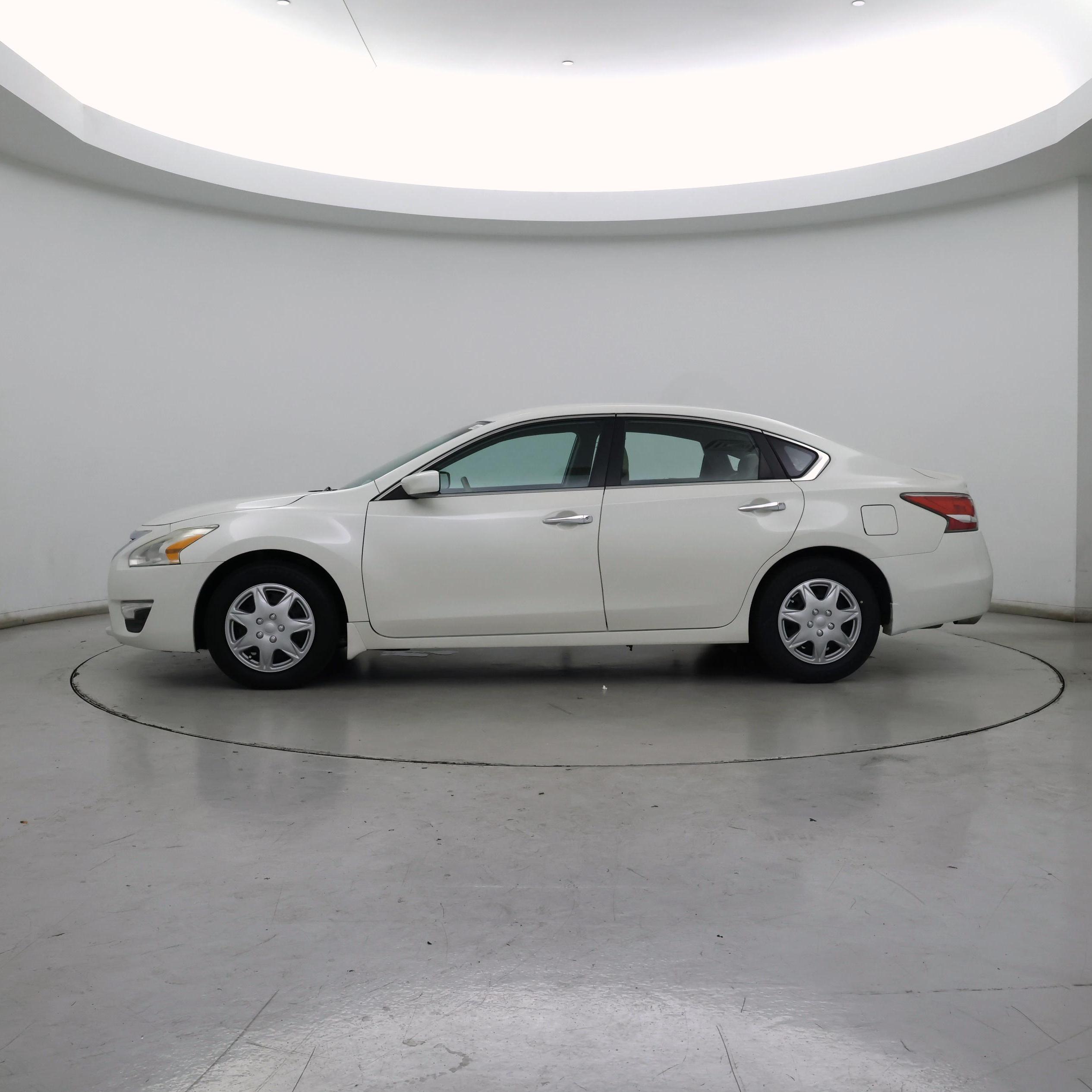 Thumbnail: 2015 Nissan Altima - 3