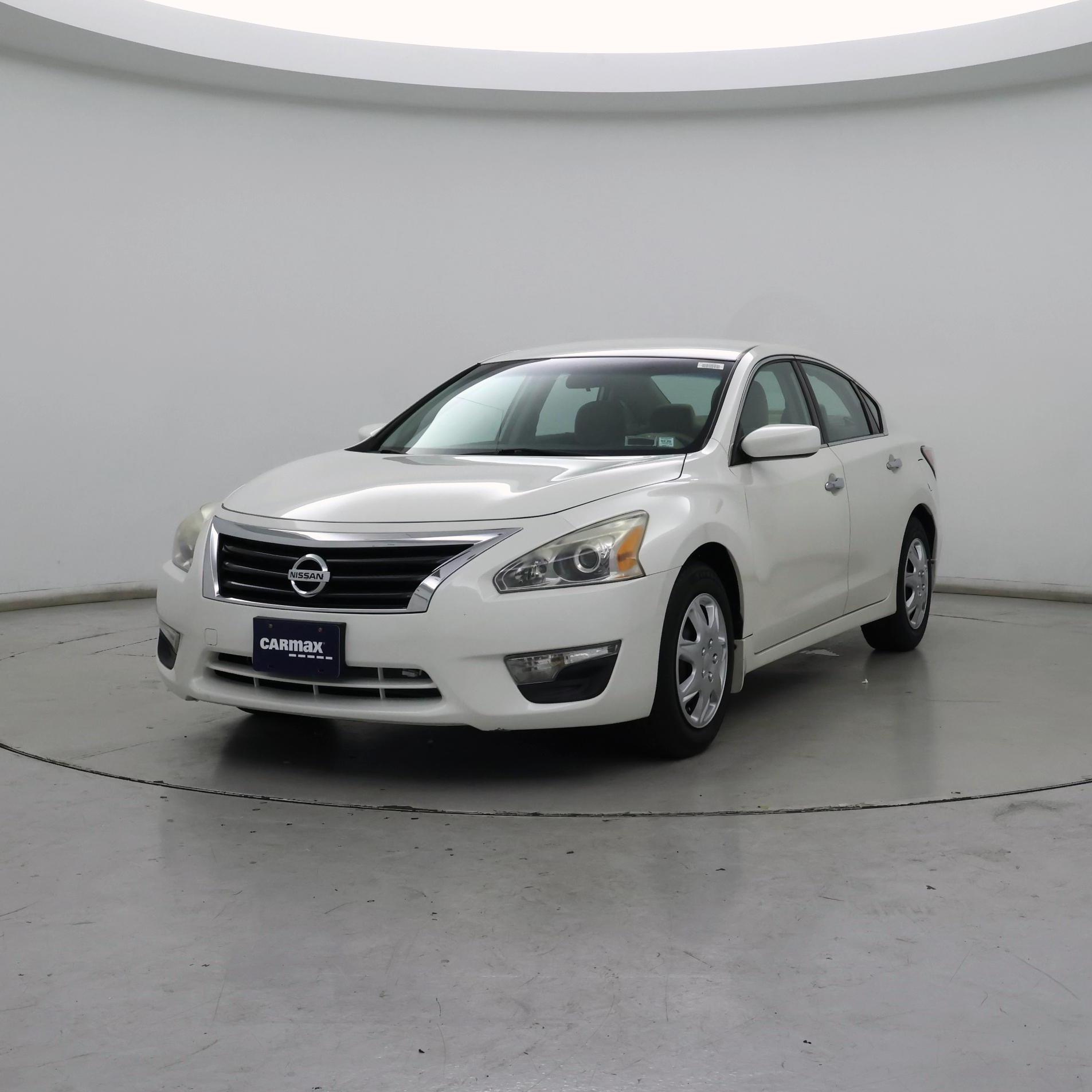 Thumbnail: 2015 Nissan Altima - 4