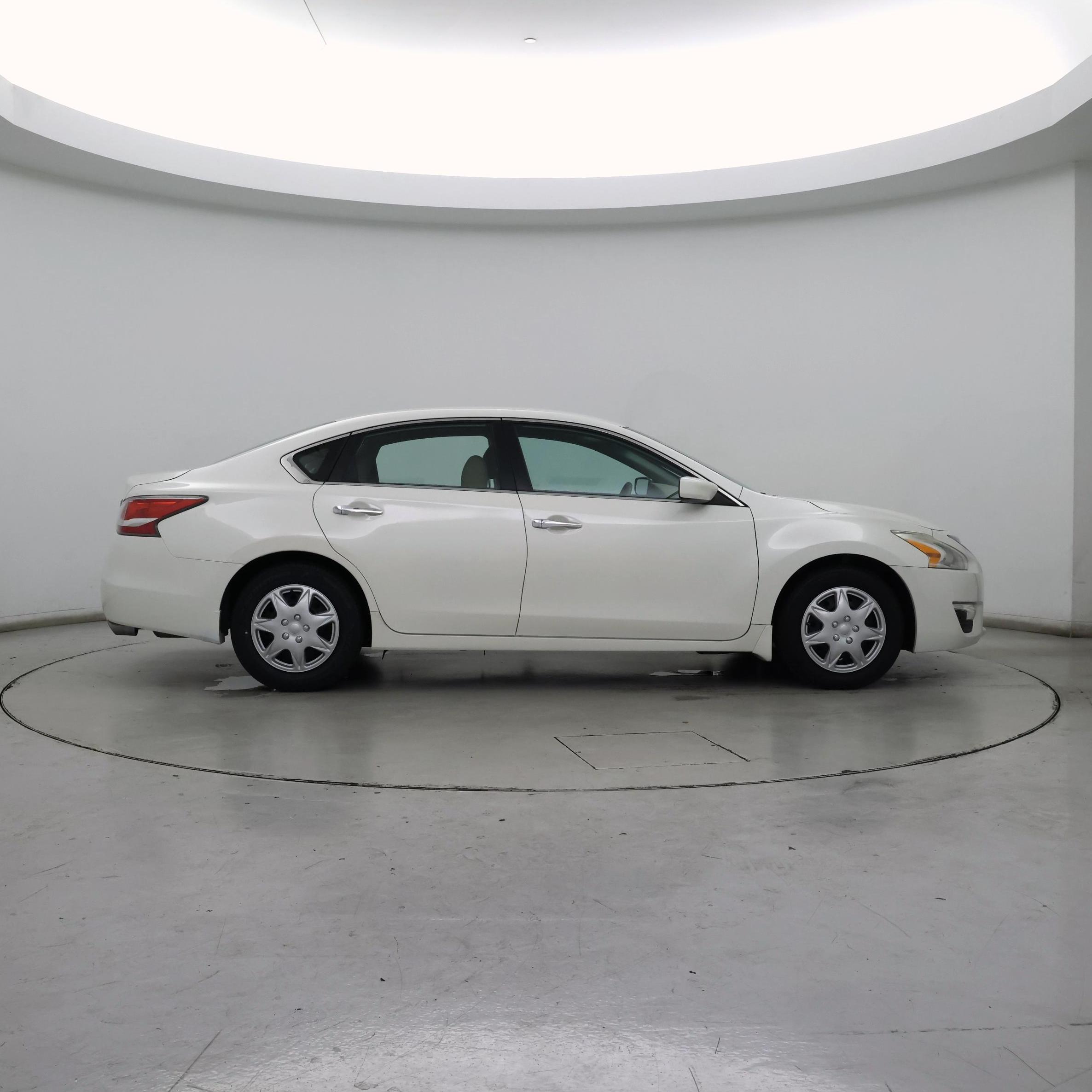 Thumbnail: 2015 Nissan Altima - 7