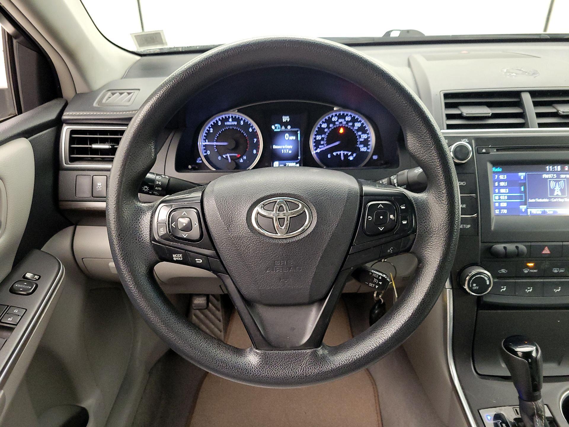 Thumbnail: 2016 Toyota Camry - 10