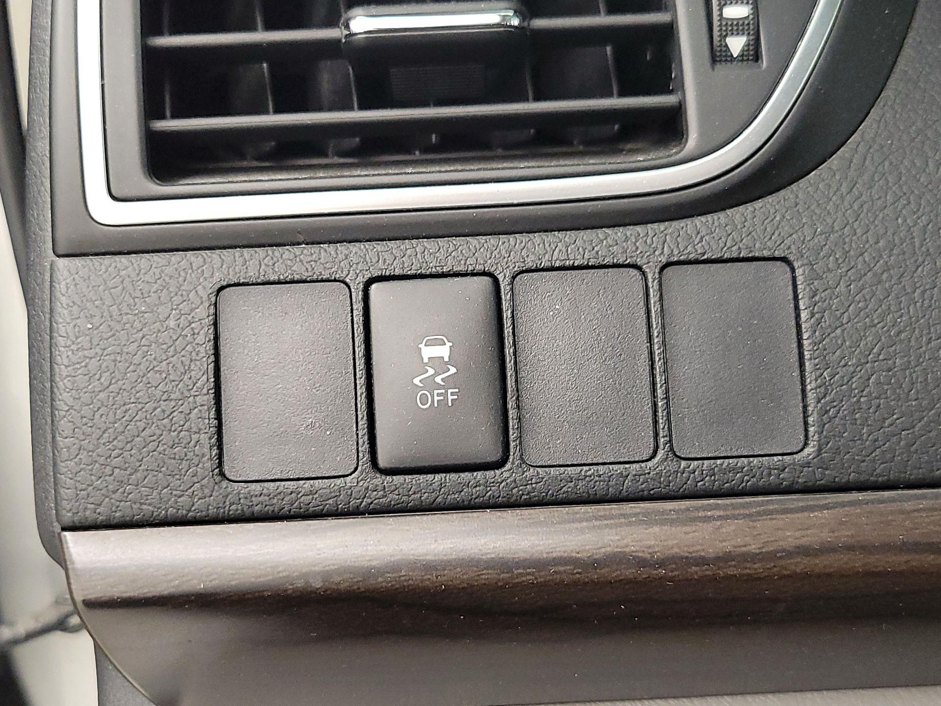 Thumbnail: 2016 Toyota Camry - 13