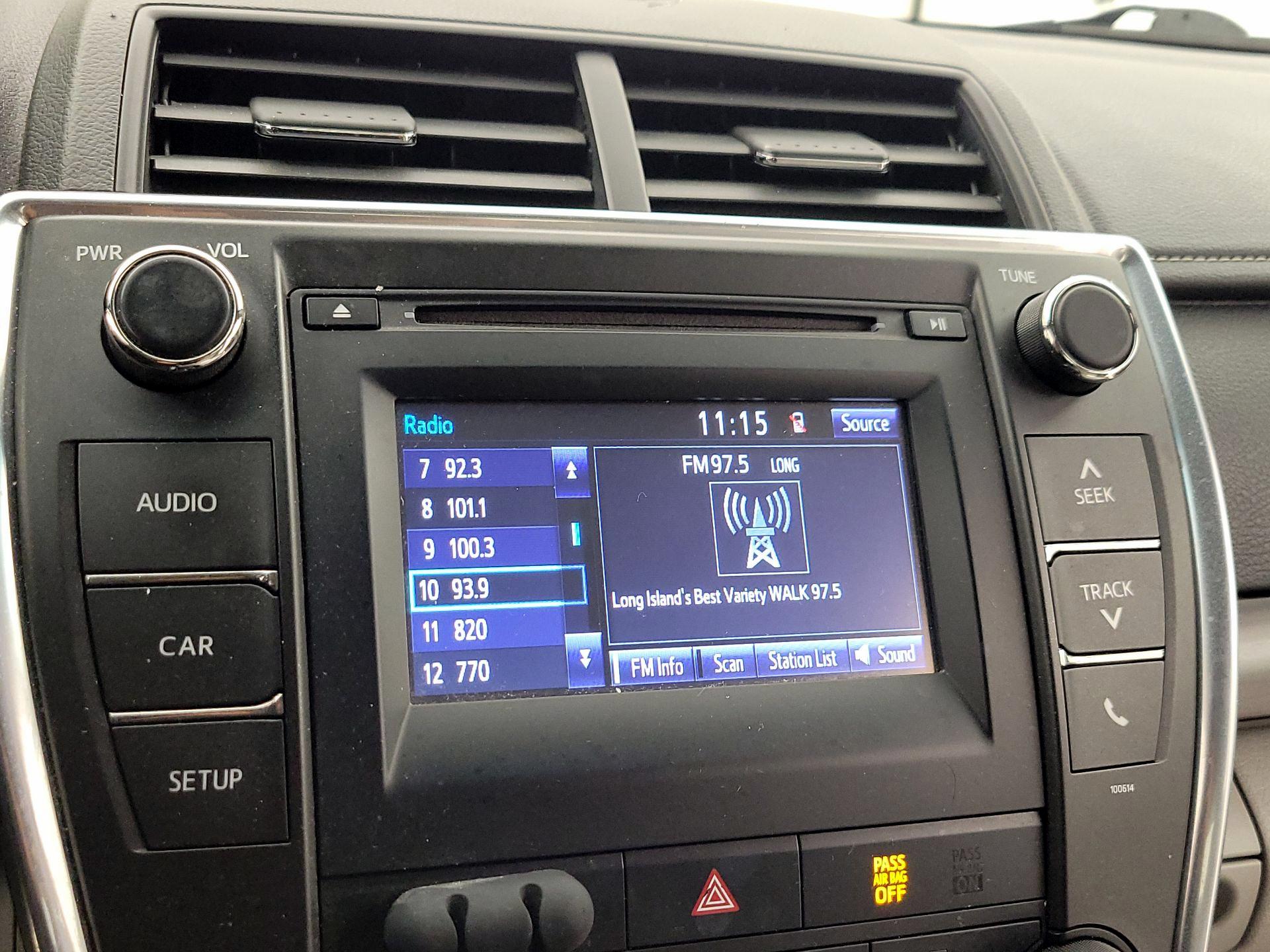 Thumbnail: 2016 Toyota Camry - 15