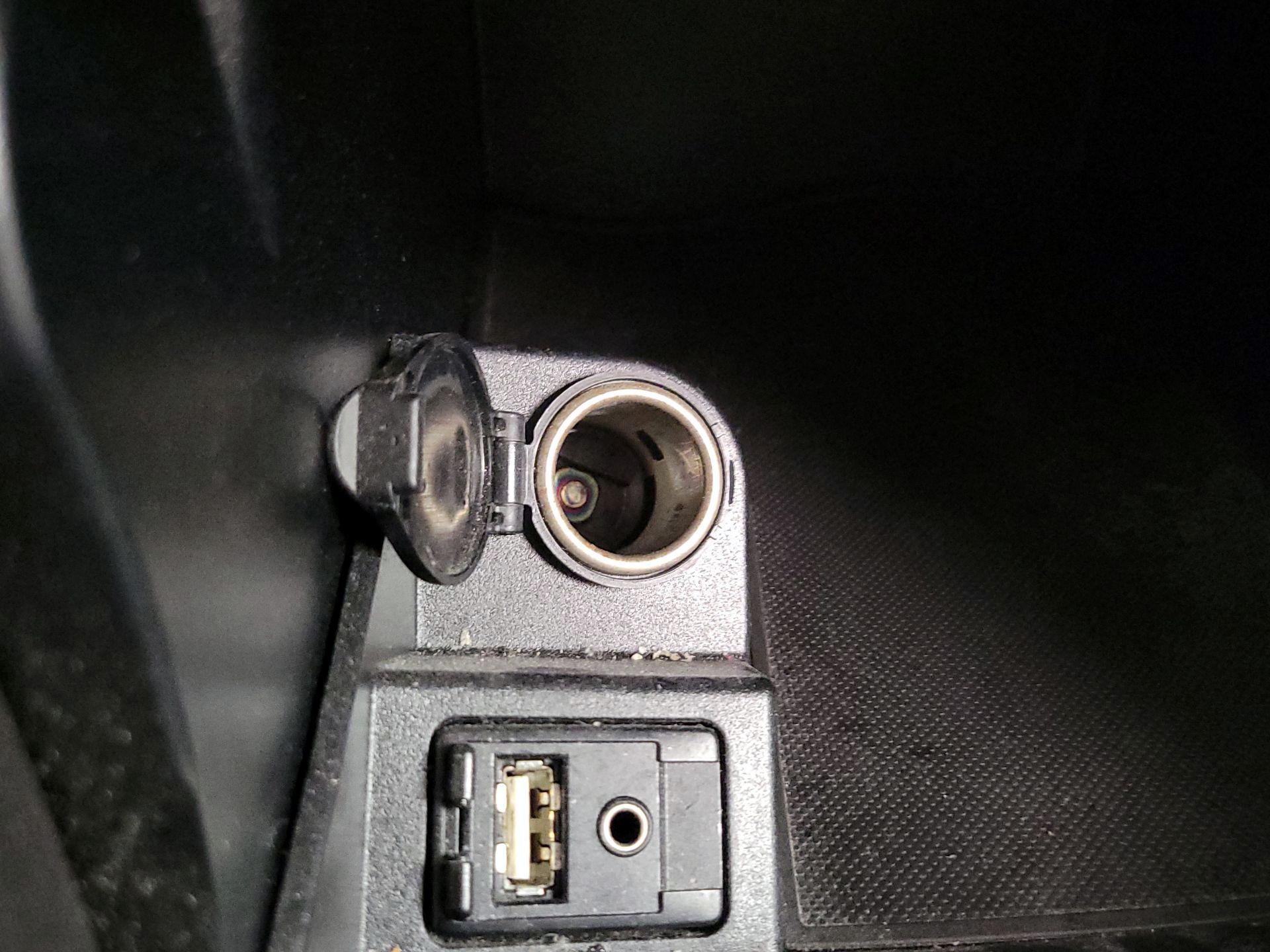 Thumbnail: 2016 Toyota Camry - 18