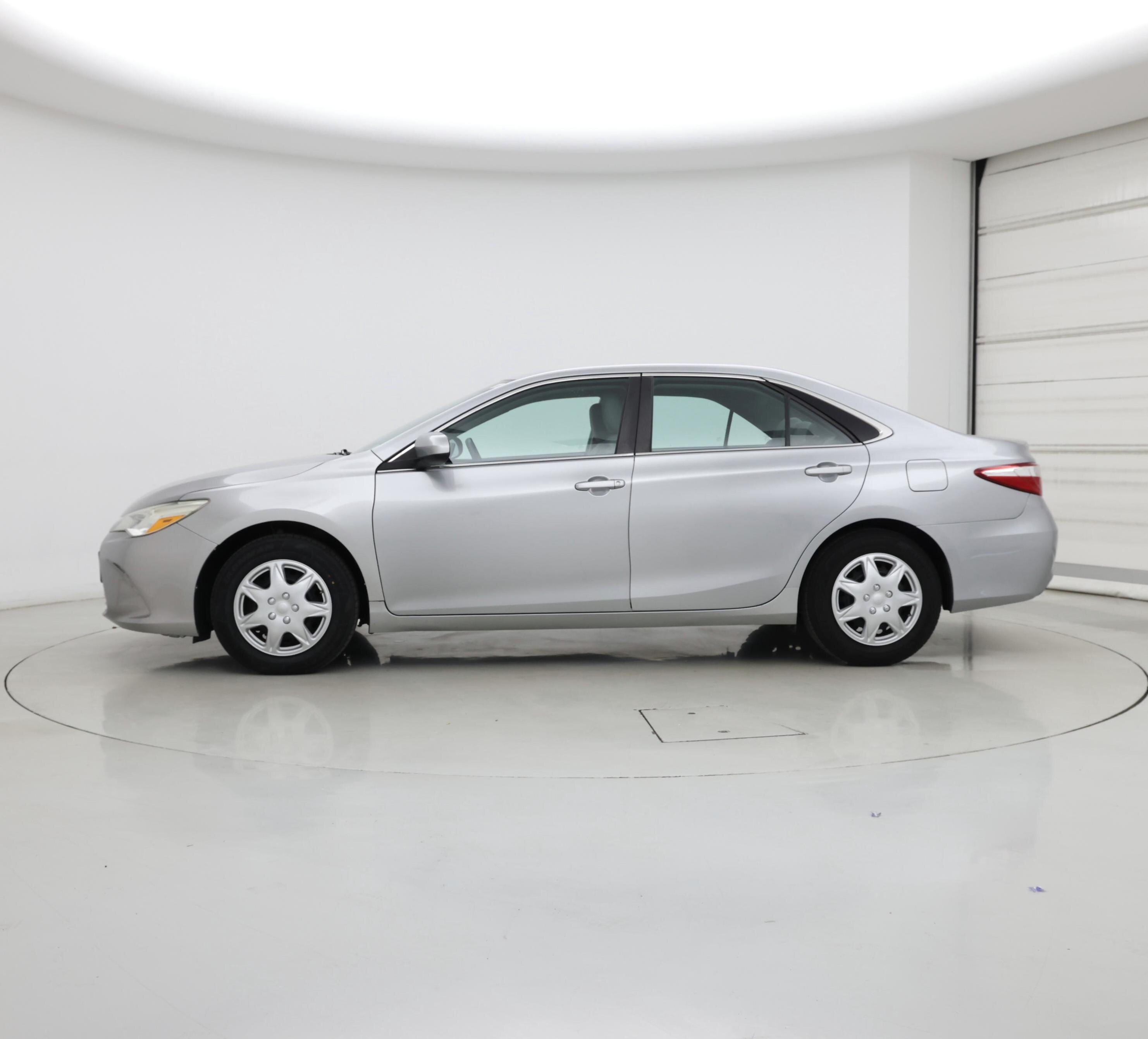 Thumbnail: 2016 Toyota Camry - 3